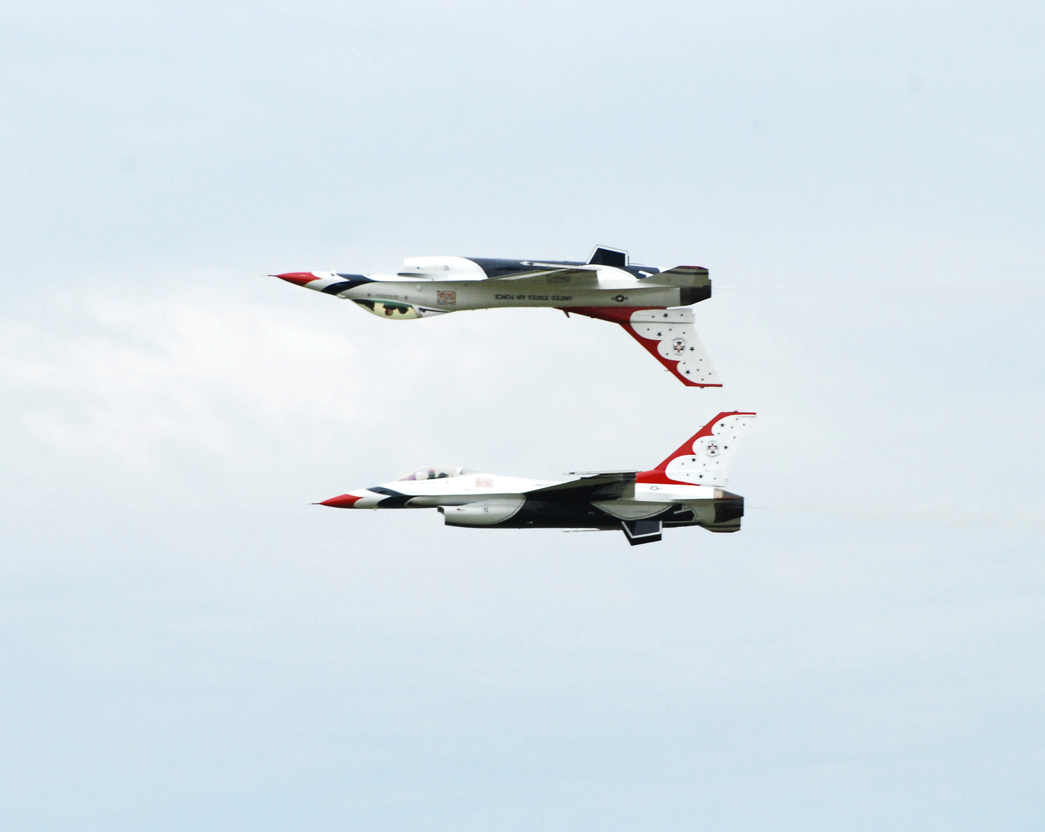 Nearly 75,000 attend Dover Air Force Base Open House, Air Show > 512th