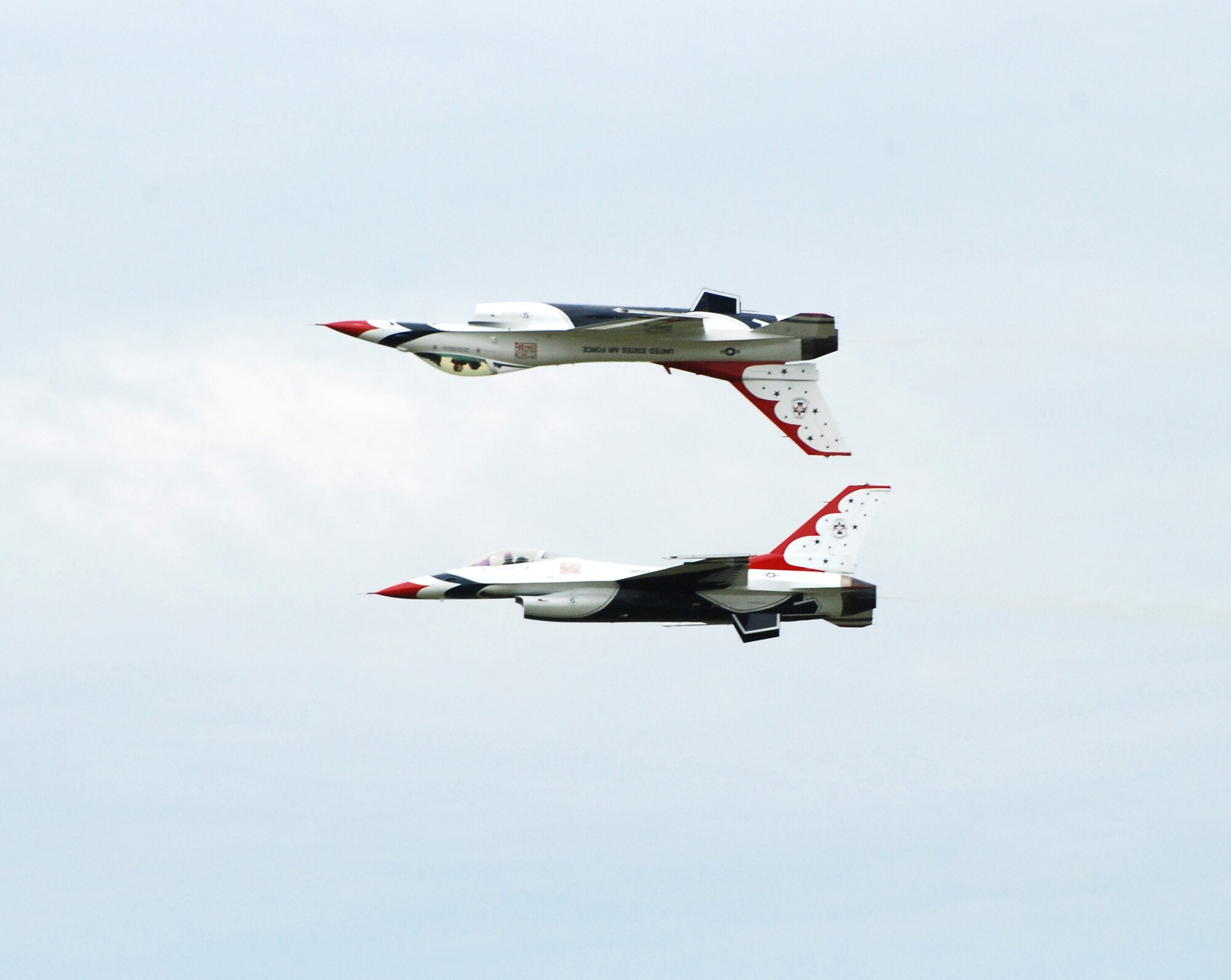 Nearly 75,000 attend Dover Air Force Base Open House, Air Show > 512th