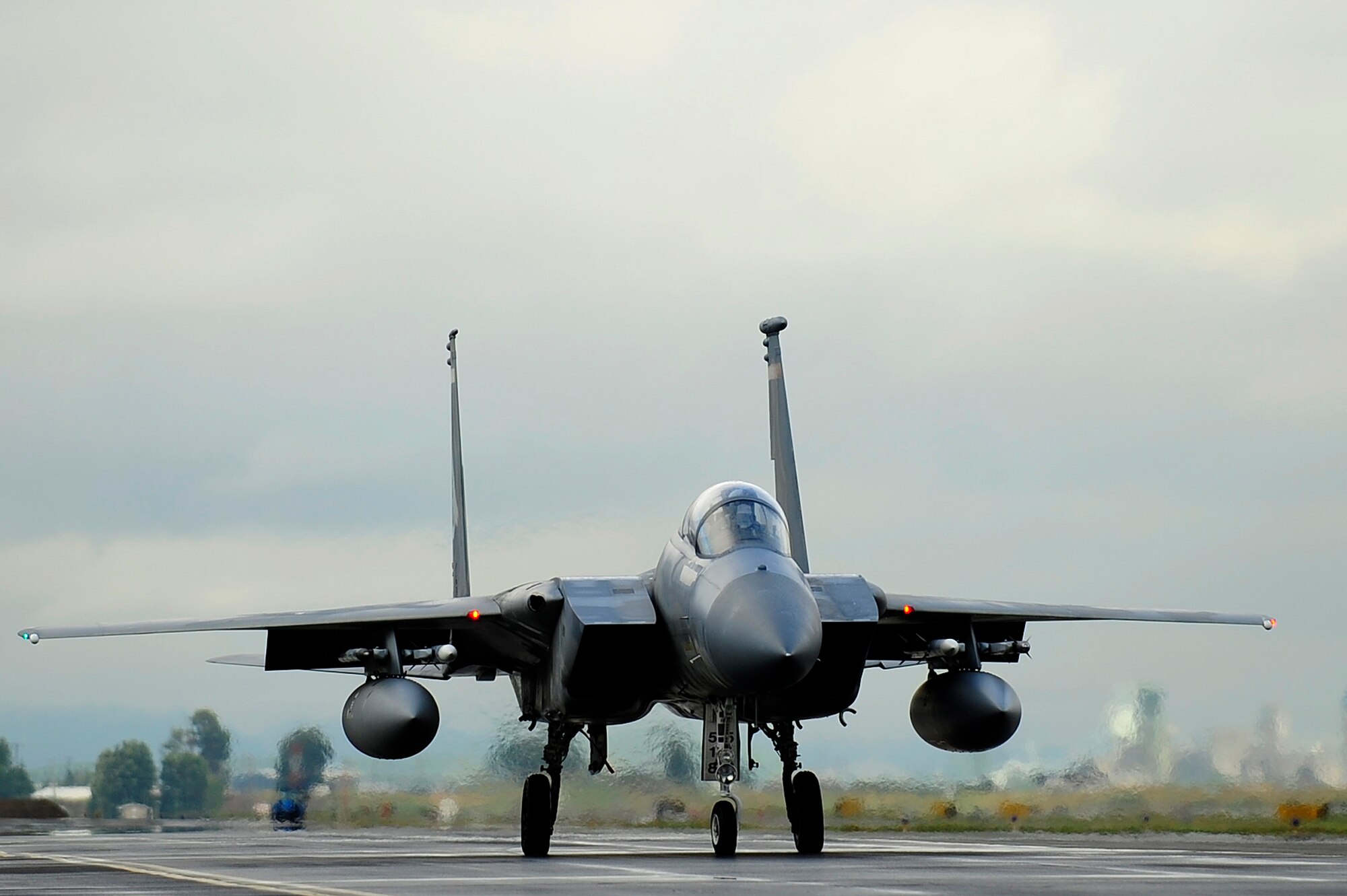 A U.S. Air Force F-15 Eagle from the 142nd Fighter Wing, Portland Air National Guard Base, Ore., taxis for takeoff before a mission in support of Amalgam Dart 2009, June 19. Amalgam Dart is a field test of the Department of Defense's ability to rapidly deploy a total air integrated defense system in the U.S. in order to deter, detect and defeat airborne threats. (U.S. Air Force photo by Staff Sgt. Jacob N. Bailey)