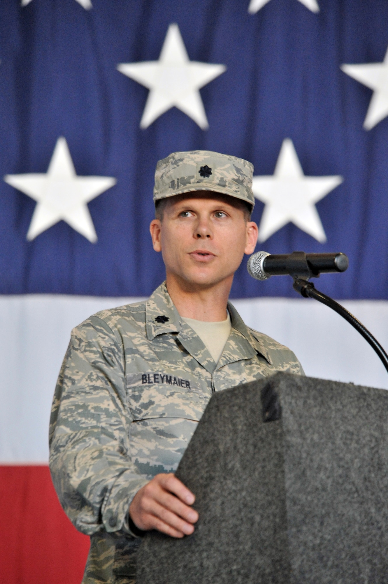 SHAW AIR FORCE BASE, S.C. -- Lieutenant Colonel Steven Bleymaier speaks to his group as the new commander of the 20th Maintenance Group, June 23. Bleymaier comes to Shaw from the National War College, Fort McNair, Washington, D.C. (U.S. Air Force photo/Senior Airman Kathrine McDowell)

