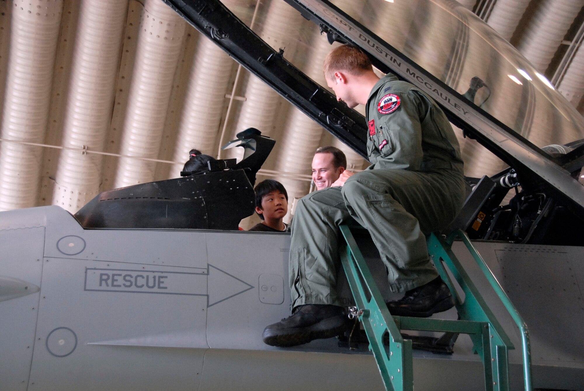 Team Osan Adopts a School for a Day > Osan Air Base > Article Display