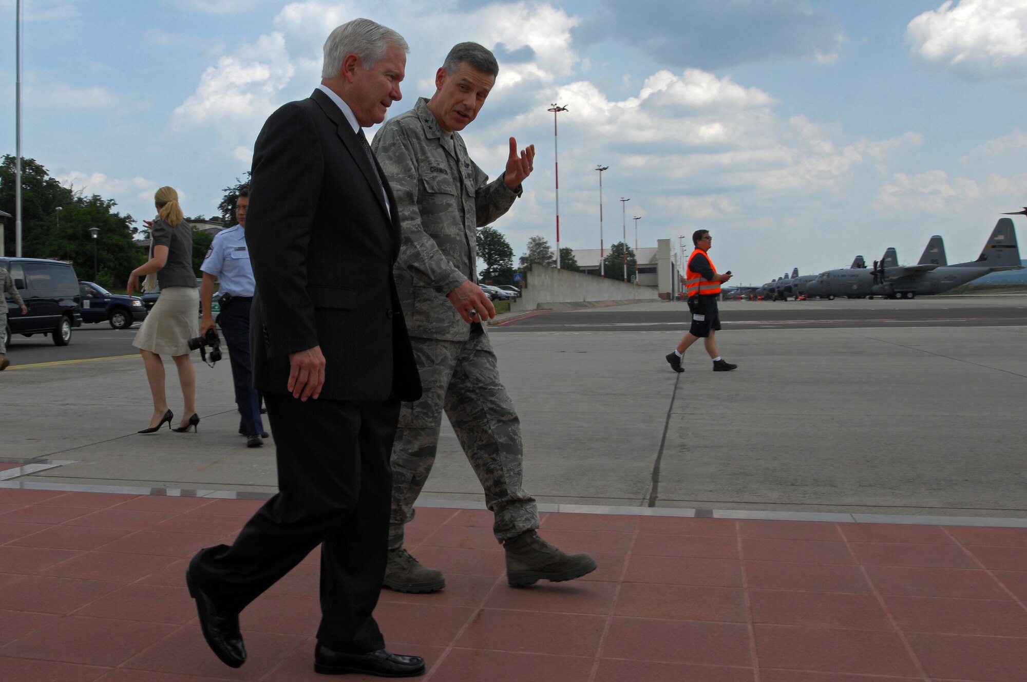 U.S. Air Force Maj. Gen. William Chambers United States Air Forces in Europe vice commander, talks with Secretary of Defense Robert M. Gates before his departure, June 30, 2009, Ramstein Air Base, Germany. Secretary Gates arrived at Ramstein en route to Landstuhl Regional Medical Center, Germany to visit wounded U.S. military members being treated there. (U.S. Air Force photo by Senior Airman Kenny Holston)