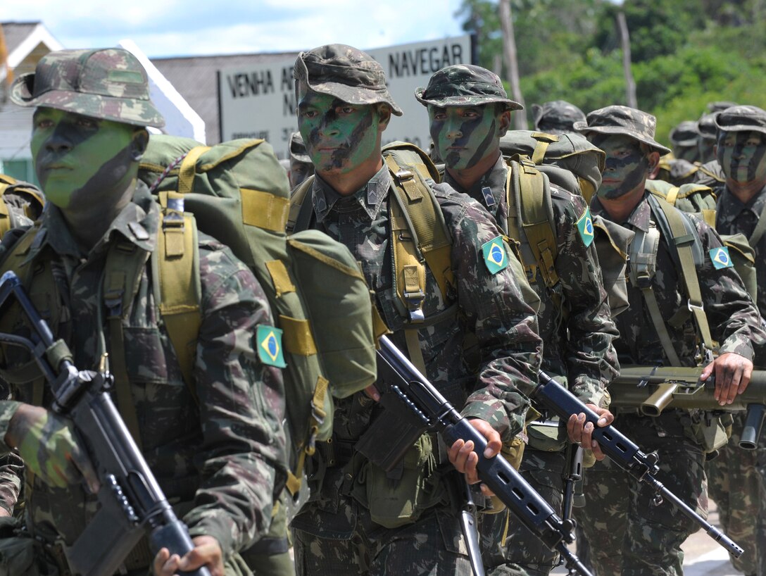 Soldiers from the Ipiranga Special Border Platoon march during a ceremony honoring U.S. Navy Adm. Mike Mullen, chairman of the Joint Chiefs of Staff, during his visit to Ipiranga, Brazil, March 2, 2009.
