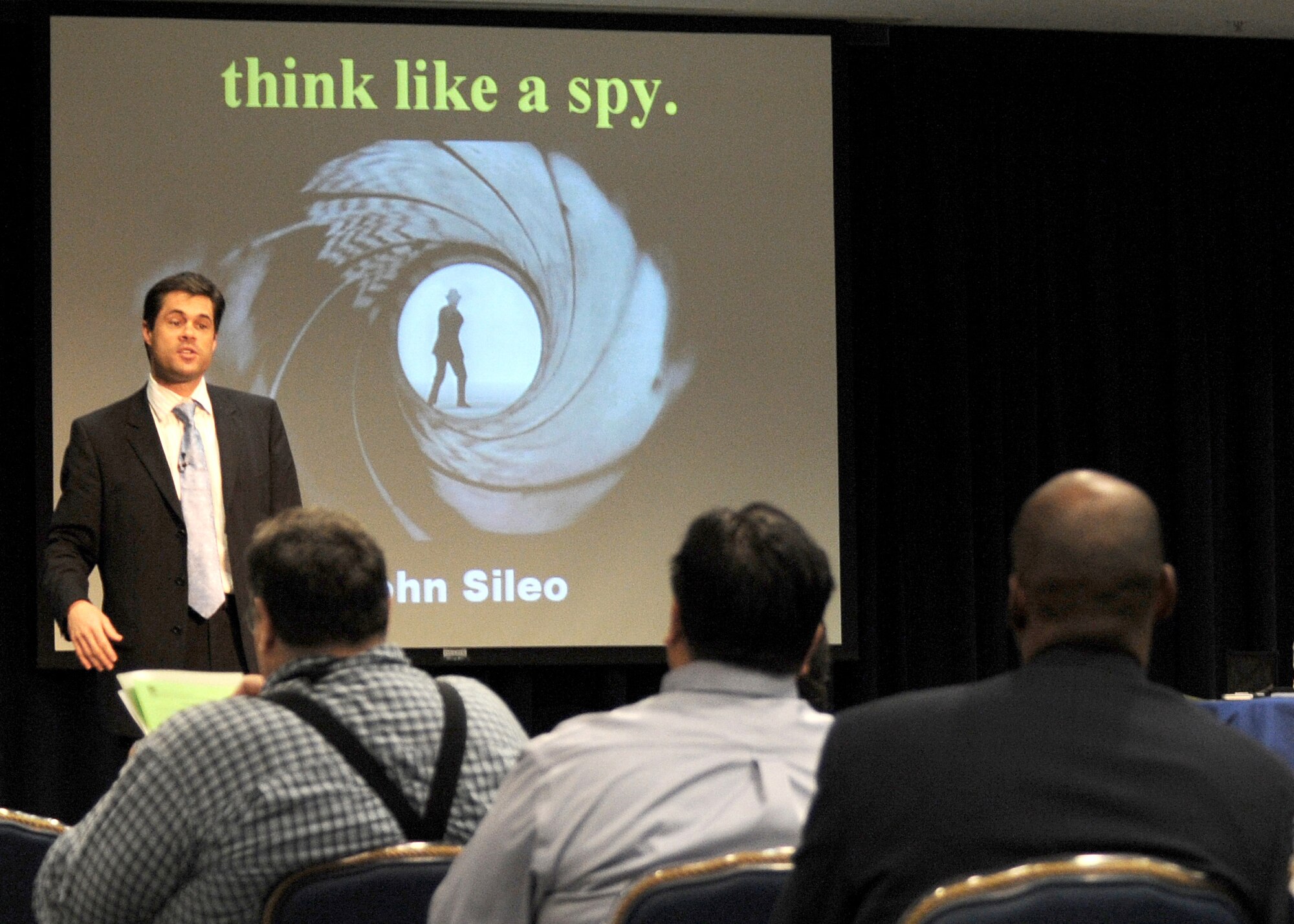 John Sileo speaks to audience members about how to protect themselves from ID theft during the Los Angeles AFB Financial Roadshow held at the Gordon Conference Center, Feb. 26. Mr. Sileo was one of the keynote speakers and financial experts during the all-day event. (Photo by Atiba S. Copeland)
