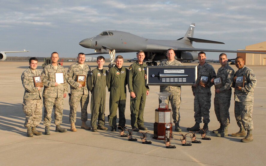 BARKSDALE AIR FORCE BASE, La. - The 7th Bomb Wing took top honors by winning the 2009 Proud Shield II/Giant Sword II Best Wing Award in a ceremony held at Barksdale Air Force Base, La. March 4.  The overall award was earned by Team Dyess members after demonstrating outstanding proficiency in bombing and navigation, munitions loading and security forces operations. (U.S. Air Force photo by Capt. Robert Krause)