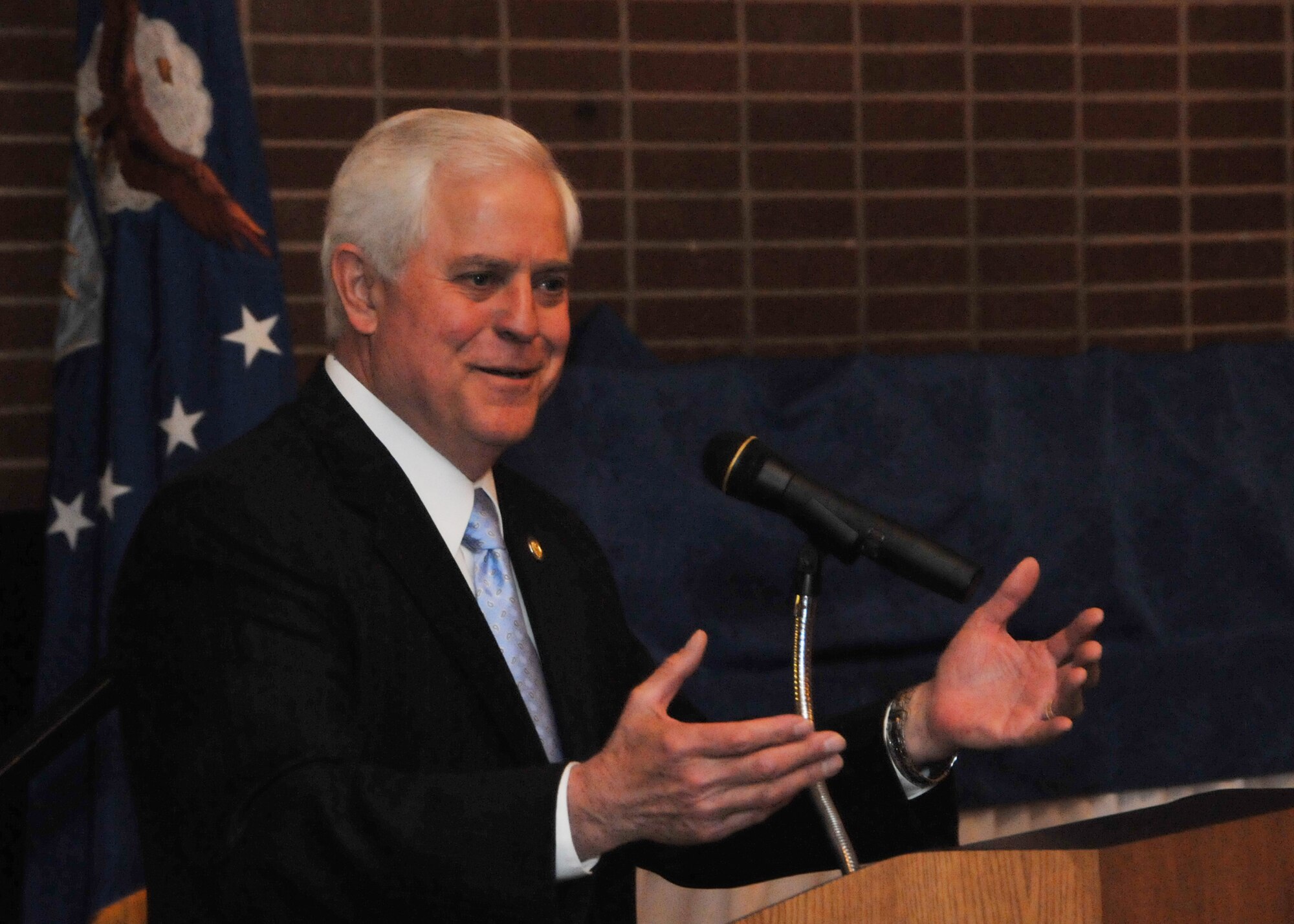Congressman Lincoln Davis speaks to a crowd of more than 200 attendees at Arnold Engineering Development Center’s (AEDC) 2008 Annual Awards Banquet held Feb. 27 at the Arnold Lakeside Club. The banquet recognized and awarded the outstanding achievements of AEDC’s team members. The event is a melding of military, civil service, non-appropriated fund and contractor recognition programs. (Photo by David Housch)