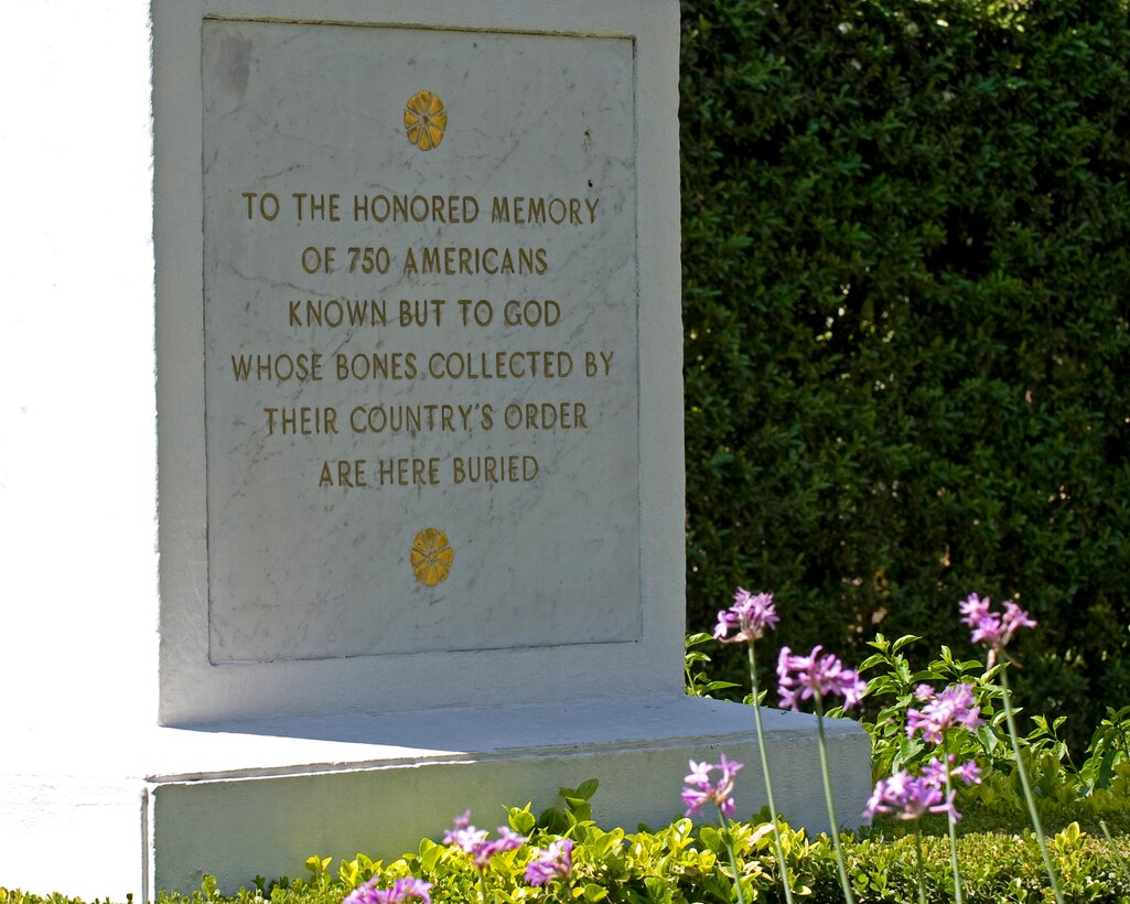 A memorial honoring 750 unknown Americans killed during the Mexican-American War stands at the Mexico City National Cemetery in Mexico City, Mexico, March 6, 2009. The cemetery, established in 1851 and closed in 1924, has 813 other veterans, members of their families and members of the U.S. Diplomatic Service interred on the grounds.
