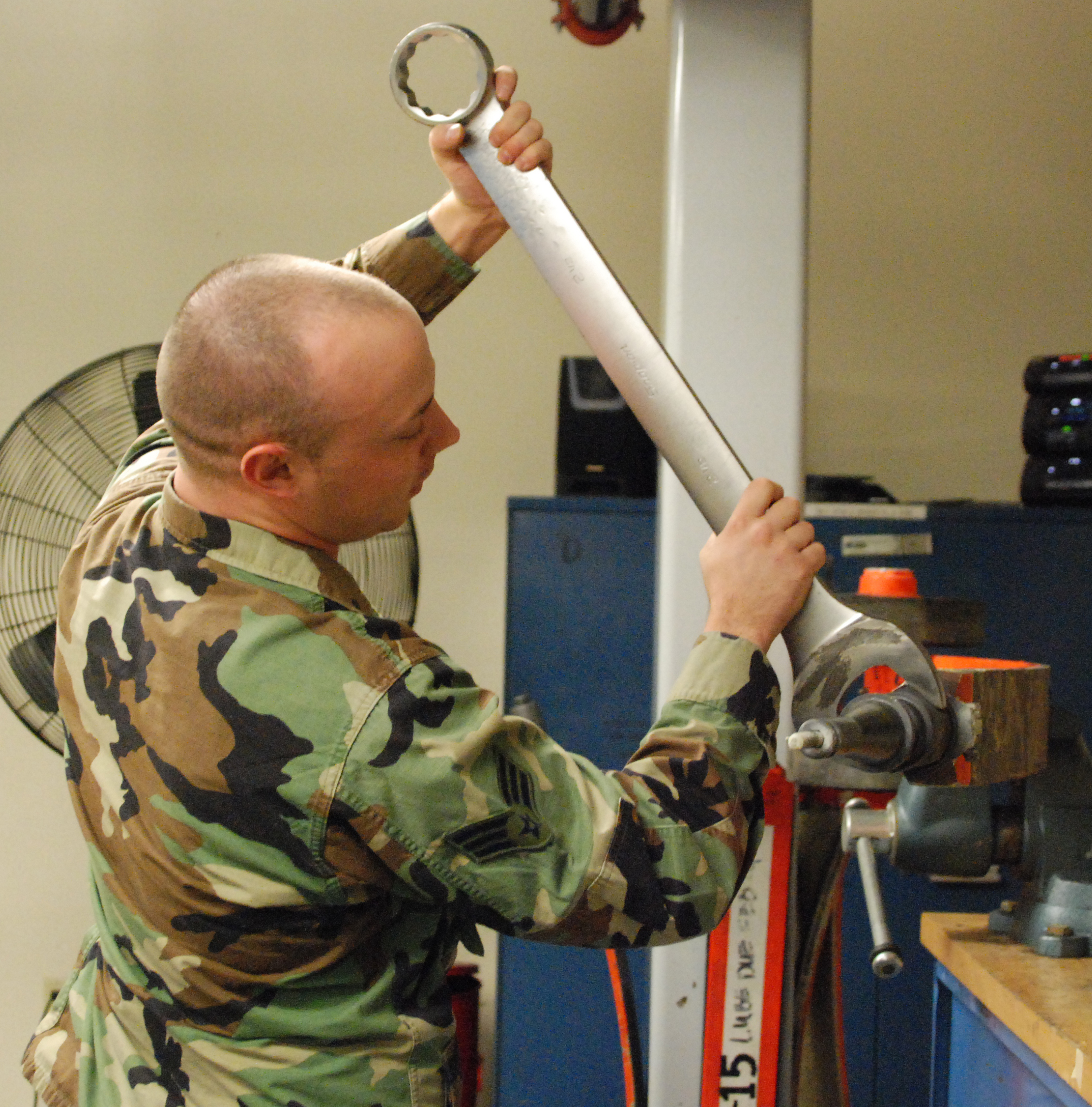 Top notch support keeps aircrafts flying > Air Combat Command > Display