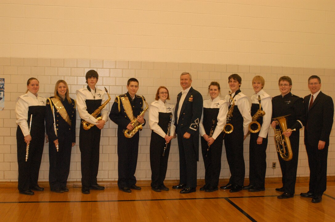 Bedford, IN students, their teacher and Lt Col Lang 