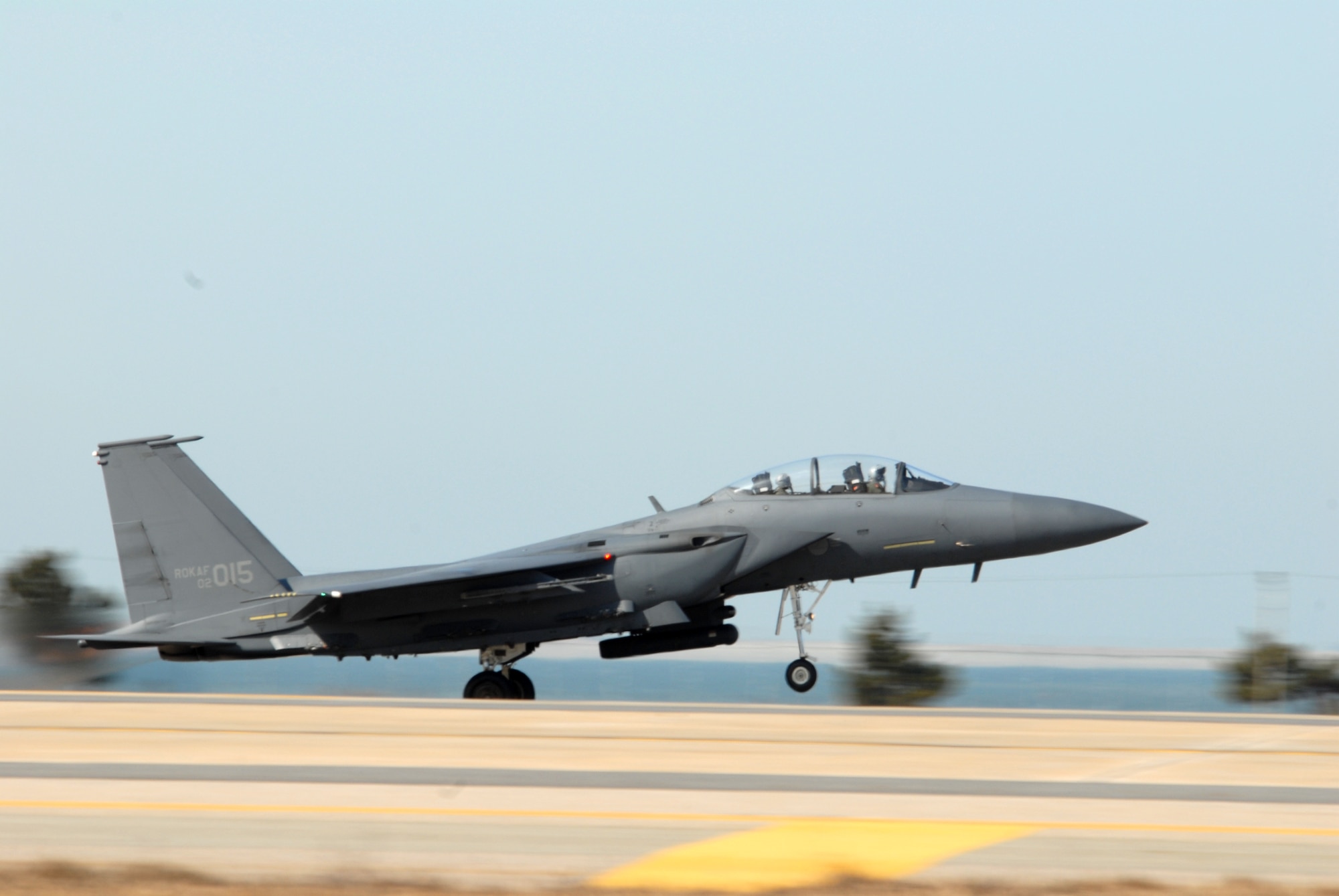 A Republic of Korea Air Force F-15K Slam Eagle from the 11th Tactical Fighter Wing takes off from Kunsan Air Base, Republic of Korea, March 10, 2009. The 8th Fighter Wing and 11th TFW are participating to practice and enhance combined air operations.(US Air Force Photo By: Senior Airman Angela Ruiz)