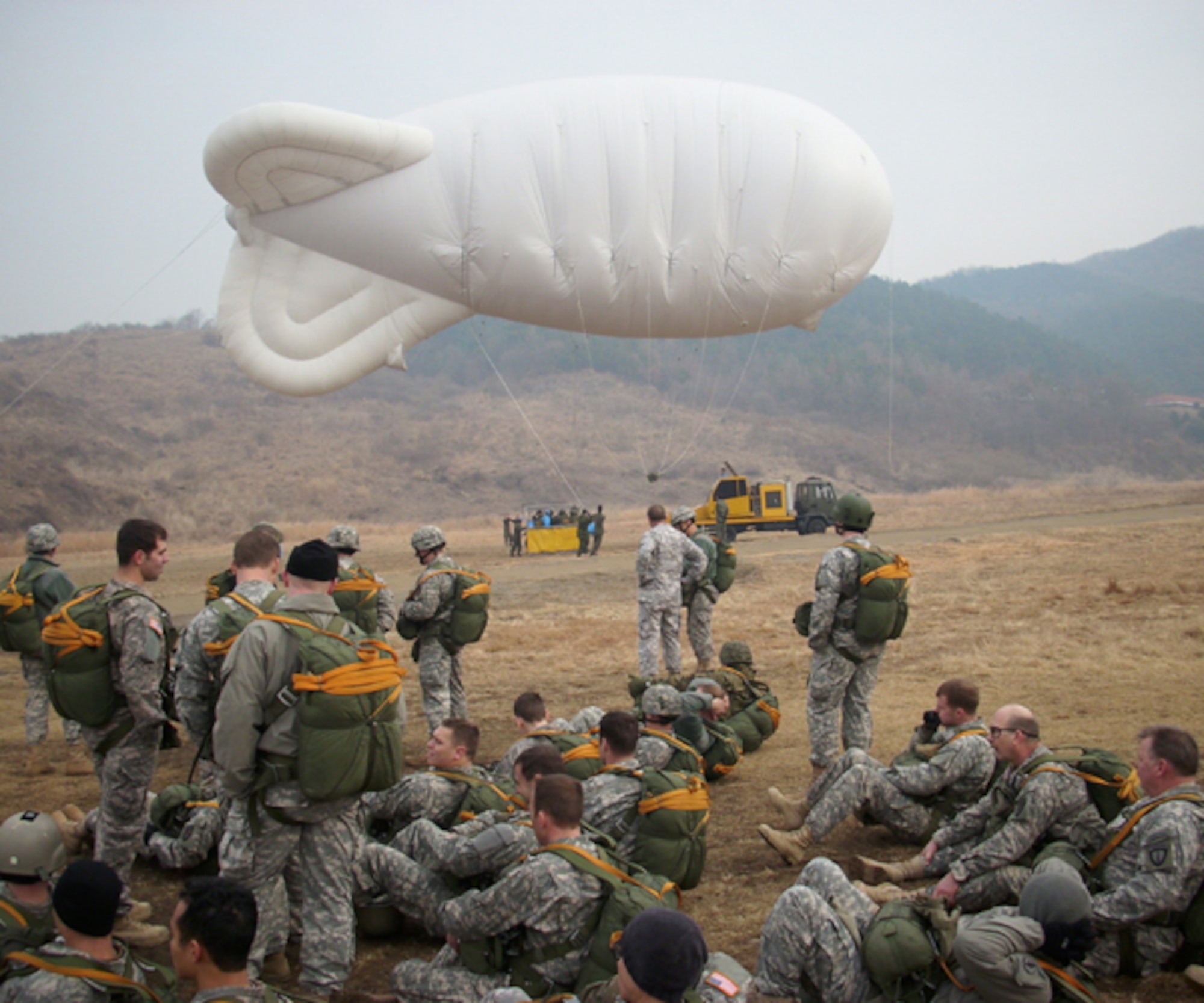 Special Operations Command Korea (SOCKOR) conducted airborne jumps with a helium blimp and gondola at the ROK Drop Zone, 5 March 2009. The jump was an opportunity for SOCKOR augmentees that are assigned or attached during Exercise Key Resolve 09 to jump with active SOCKOR members. Photo courtesy of Special Operations Command Korea (SOCKOR)