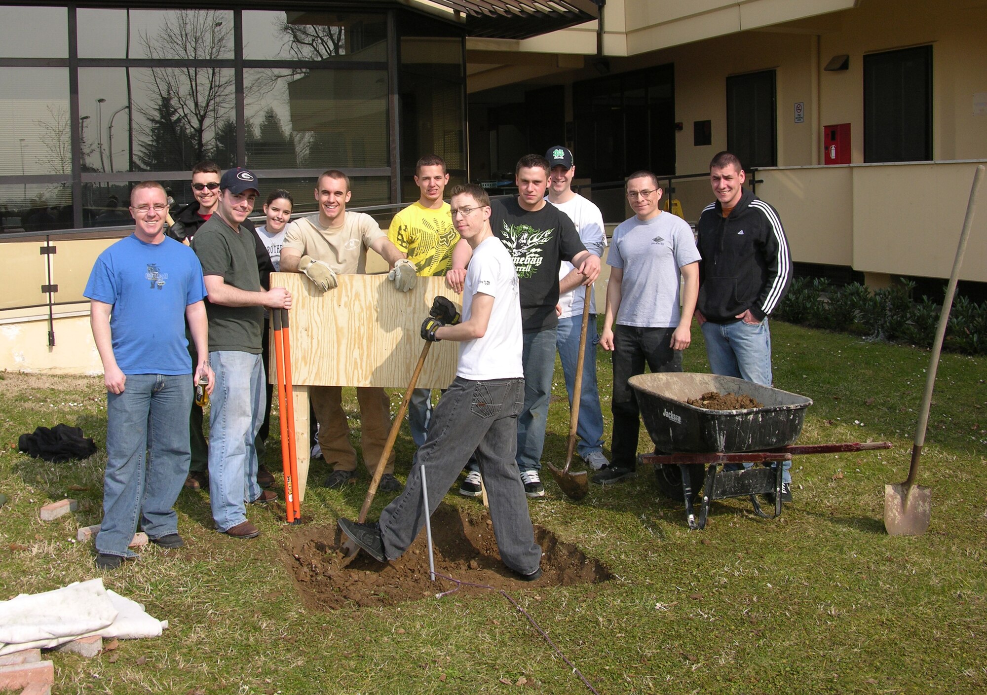 Airmen from the 31st Logistics Readiness Squadron and 31st Communications Squadron dormitory council decided to improve their quality of life by building a horseshoe pit next to their residence. The dormitory council used the project to help bring the squadrons together and focus on quality of life initiatives. (U.S. Air Force photo/Master Sgt. Christopher King)