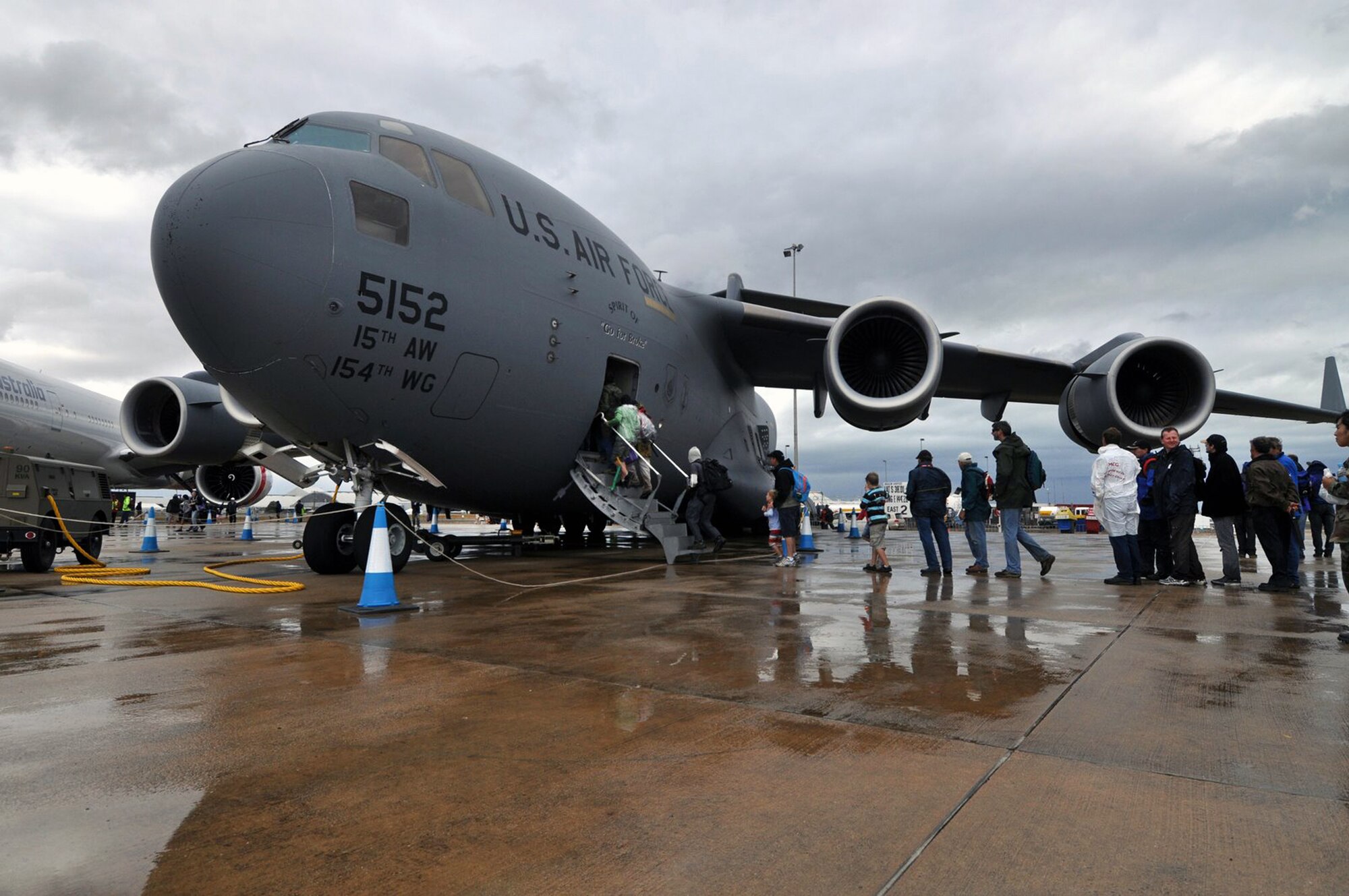 Airshow crowds take a firsthand look at a C-17 Globemaster III at the 2009 Australian International Airshow March 15 at Avalon Airport, Australia. The C-17, from the 535th Airlift Squadron from Hickam Air Force Base, Hawaii, was one of 11 U.S. military aircraft participating in the airshow. (U.S. Air Force photo/Tech. Sgt. Cohen A. Young) 
