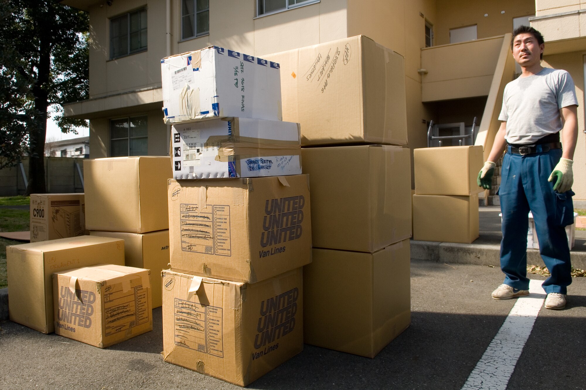 YOKOTA AIR BASE, Japan -- The 374th Logistics Readiness Squadron transitioned to the Defense Personal Property Systems March 16 in an effort to simplify the shipment of personal property for Department of Defense personnel. (U.S. Air Force photo/Osakabe Yasuo)