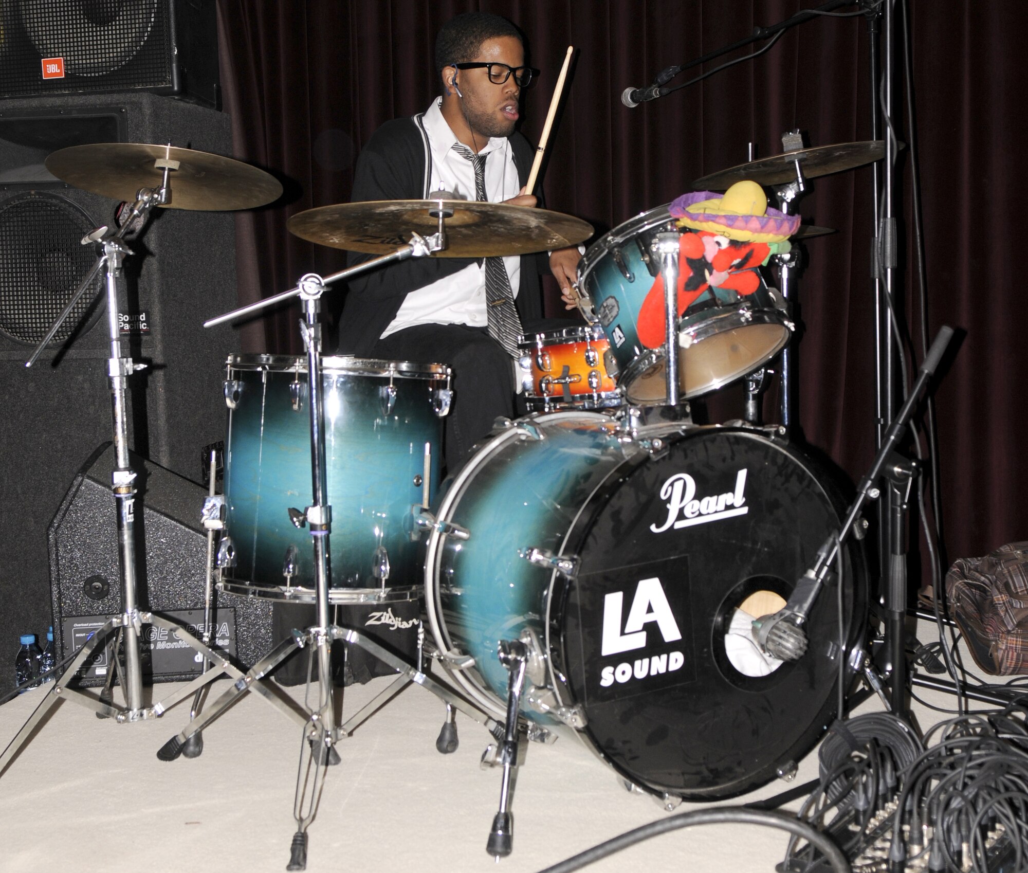 Justin Boyd, drummer for singer Andrew Ripp, sets the beat for the next song March 20 at Incirlik’s Consolidated Club. Both Andrew Ripp and Stephen Kellogg and the Sixers are traveling with Armed Forces Entertainment to different military bases to boost morale in several different countries. (U.S. Air Force photo/Airman 1st Class Amber Russell)