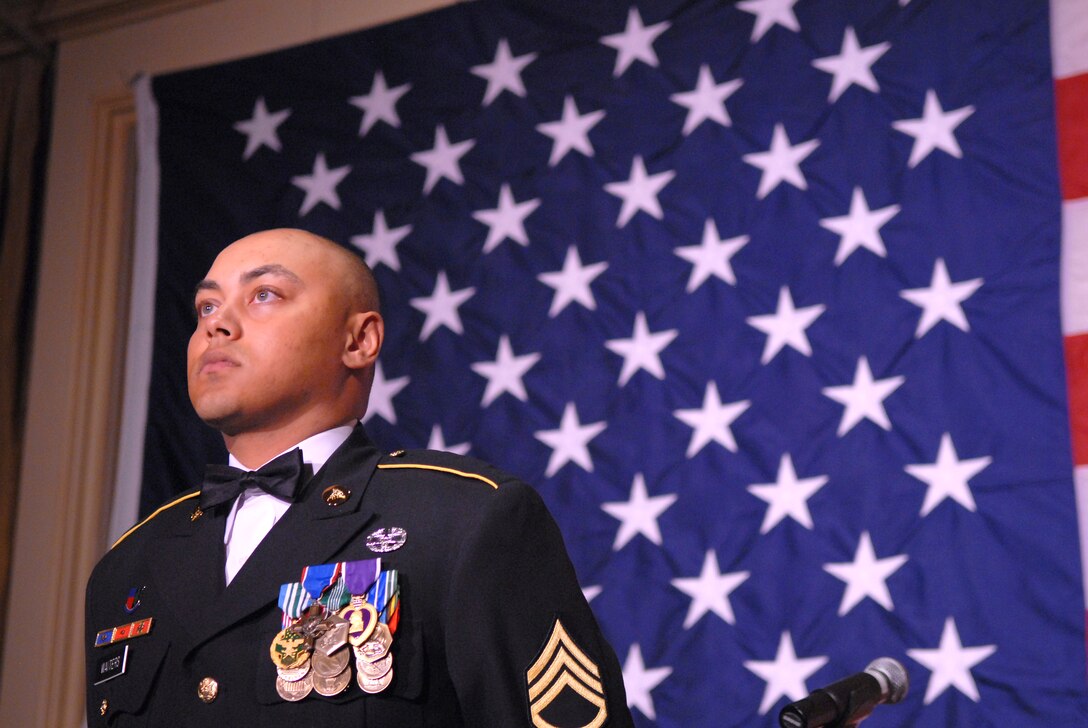 U.S. Army Staff Sgt. Christopher Waiters received a United Service Organizations of Metropolitan Washington Special Salute award during the USO-Metro 27th Annual awards dinner at the Ritz Carlton Hotel in Arlington, Va., March 25, 2009.