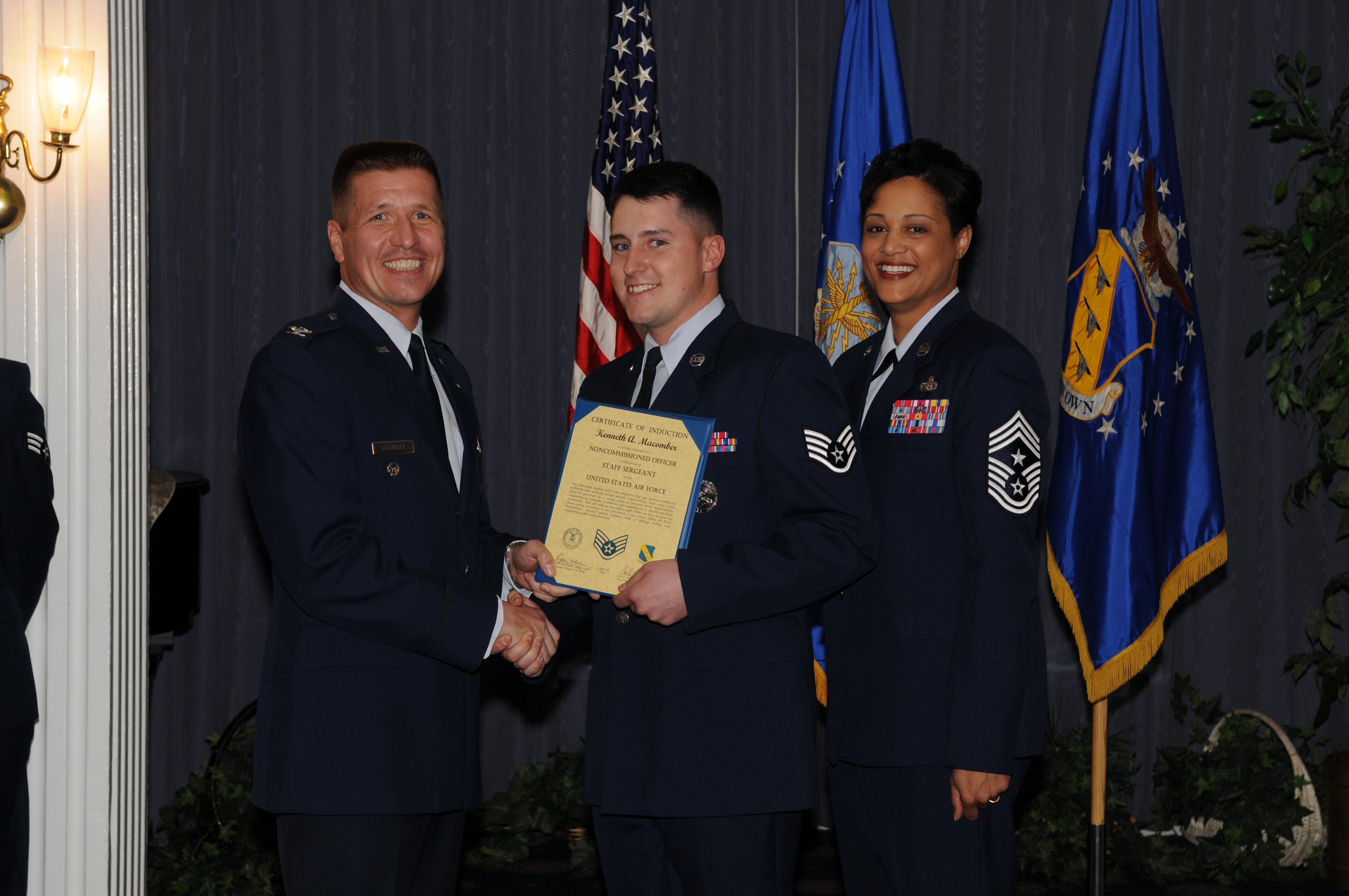 31 Bolling Airmen 'tack on' another stripe > Air Force District of