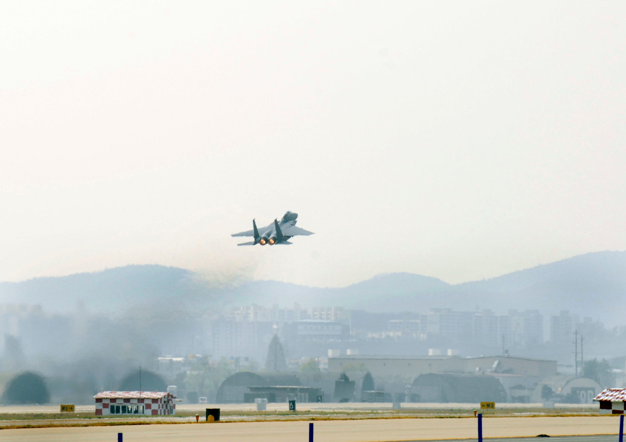 Lt. Gen. Jeffrey A. Remington, Seventh Air Force, Air Forces Korea commander
in his first ROK F-15K flight at Daegu AB. 
“After my F-15K flight, my counterpart Lt. Gen. Oh, flew onboard our F-16 at
Osan Air Base,” said General Remington. “This opportunity helps us both
build a better understanding about our fighter wing operations and sets the
stage for an even stronger alliance between the Republic of Korea and the
United States.” (U.S. Air Force Photo/Senior Airman Stephenie Wade)
