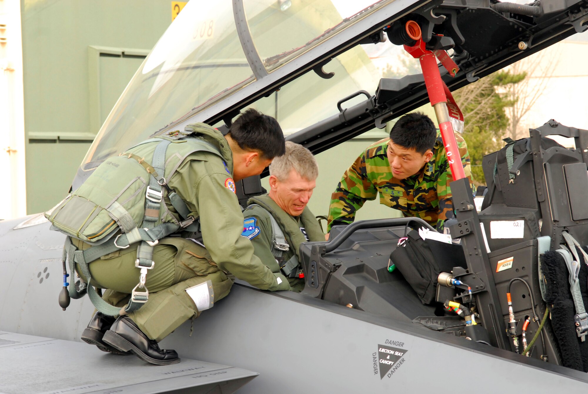 Lt. Gen. Jeffrey A. Remington, Seventh Air Force, Air Forces Korea commander prepares for his first ROK F-15K flight at Daegu AB. “After my F-15K flight, my counterpart Lt. Gen. Oh, flew onboard our F-16 at Osan Air Base,” said General Remington. “This opportunity helps us both build a better understanding about our fighter wing operations and sets the stage for an even stronger alliance between the Republic of Korea and the United States.” (U.S. Air Force Photo/Senior Airman Stephenie Wade)