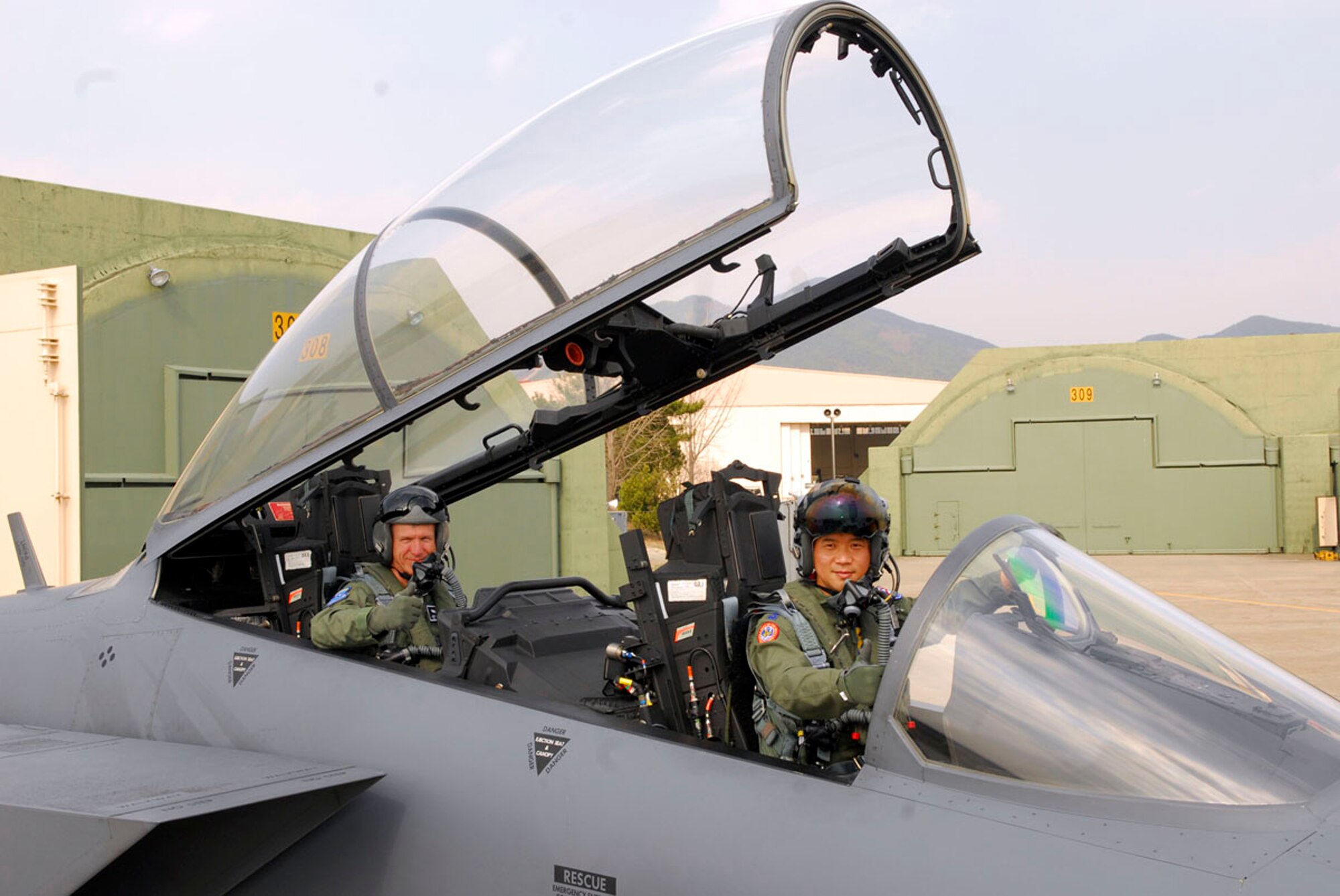 Lt. Gen. Jeffrey A. Remington, Seventh Air Force, Air Forces Korea commander prepares for his first ROK F-15K flight at Daegu AB. “After my F-15K flight, my counterpart Lt. Gen. Oh, flew onboard our F-16 at Osan Air Base,” said General Remington. “This opportunity helps us both build a better understanding about our fighter wing operations and sets the stage for an even stronger alliance between the Republic of Korea and the United States.” (U.S. Air Force Photo/Senior Airman Stephenie Wade)