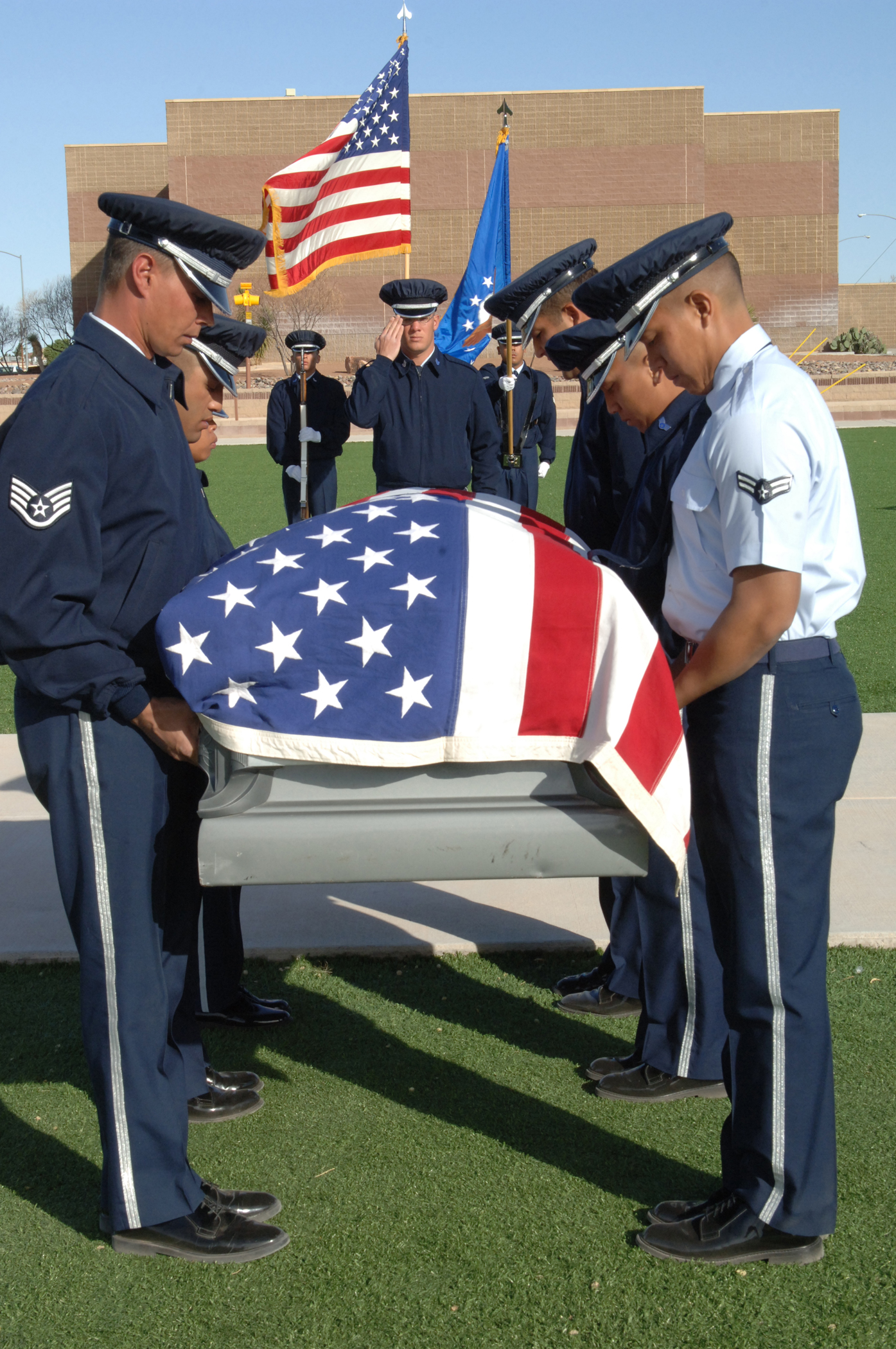 USAF Honor Guard trains Holloman Honor Guard > Holloman Air Force Base