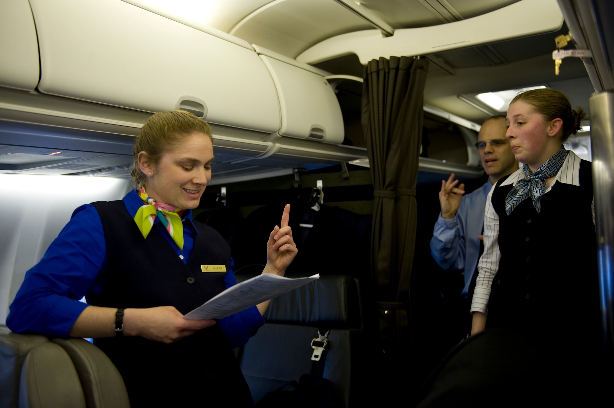 SCOTT AIR FORCE BASE, Ill. --Staff Sgt. Karen Ibarra, first flight attendant, gives a pre-flight briefing to executive flight attendants.(U.S. Air Force photo/Staff Sgt. Paul Villanueva II)