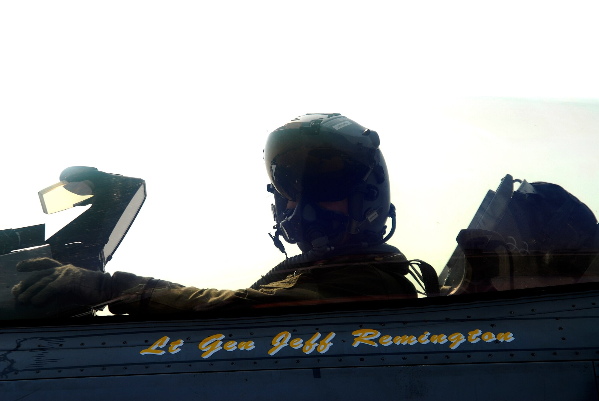 Lieutenant Gen. Jeff Remington, 7th Air Force commander, prepares to take off in an F-16 Fighting Falcon at Kunsan Air Base, Republic of Korea, May 6, 2009. General Remington came to Kunsan for a familiarization flight and an All-Call with the Airmen of the Wolf Pack. (U.S. Air Force Photo by SSgt Jason Colbert)

