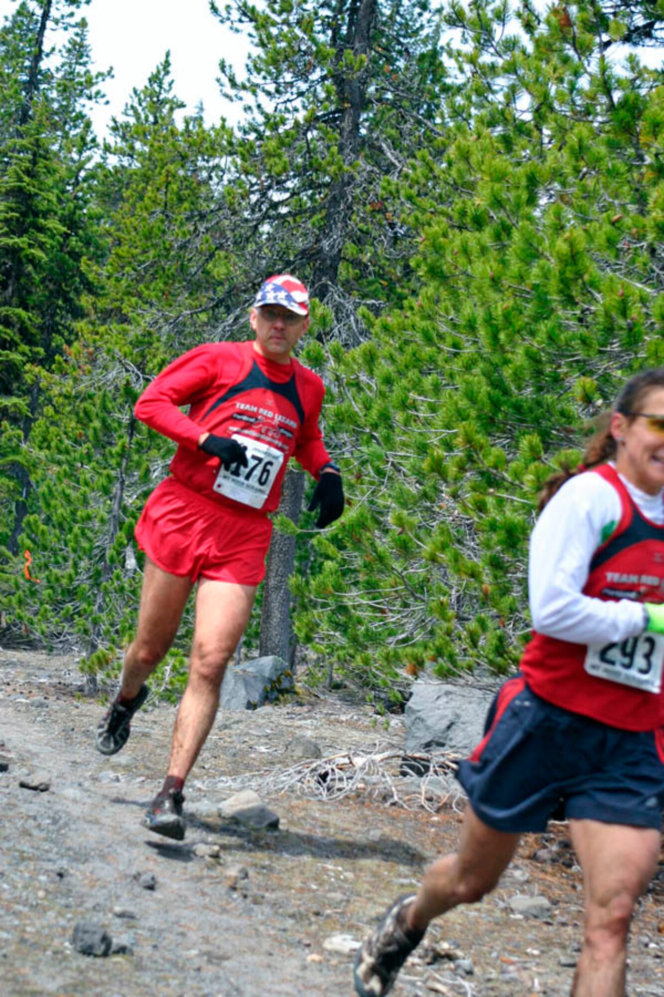 Master Sgt. Mike Sanders running an event as part of 'Team Red Lizard' on Mount Hood near Portland, Ore., in 2007.  Sergeant Sanders didn't know it at the time, but cancer had been growing in his body when this photo was taken.  (Photo courtesy Master Sgt. Mike Sanders) 