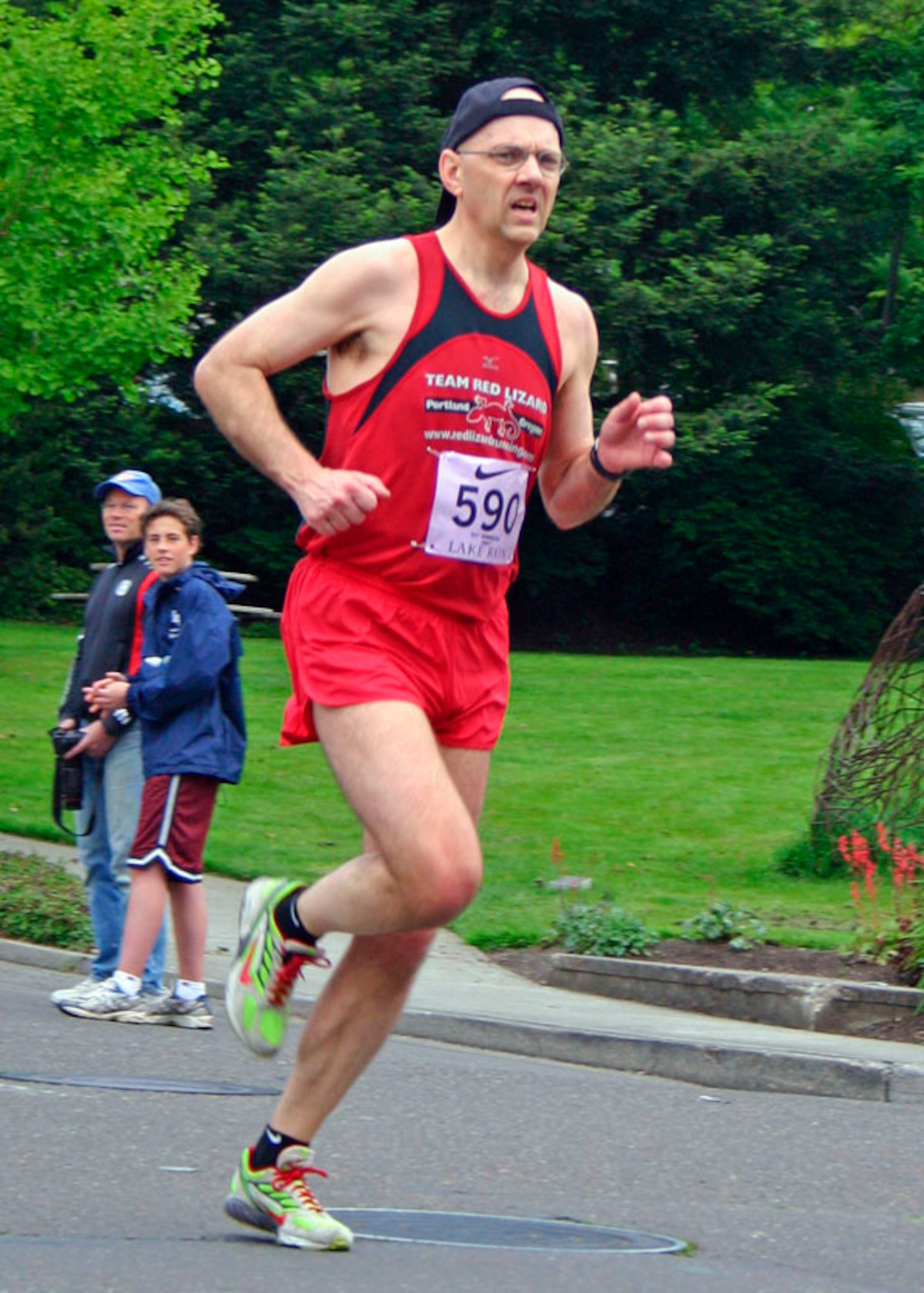 Master Sgt. Mike Sanders running an event as part of 'Team Red Lizard' in Portland, Ore., in 2007.  Sergeant Sanders was (and continues to be) an avid runner despite an intensive fight with cancer that began not long after this photo was taken.  (Photo courtesy Master Sgt. Mike Sanders) 