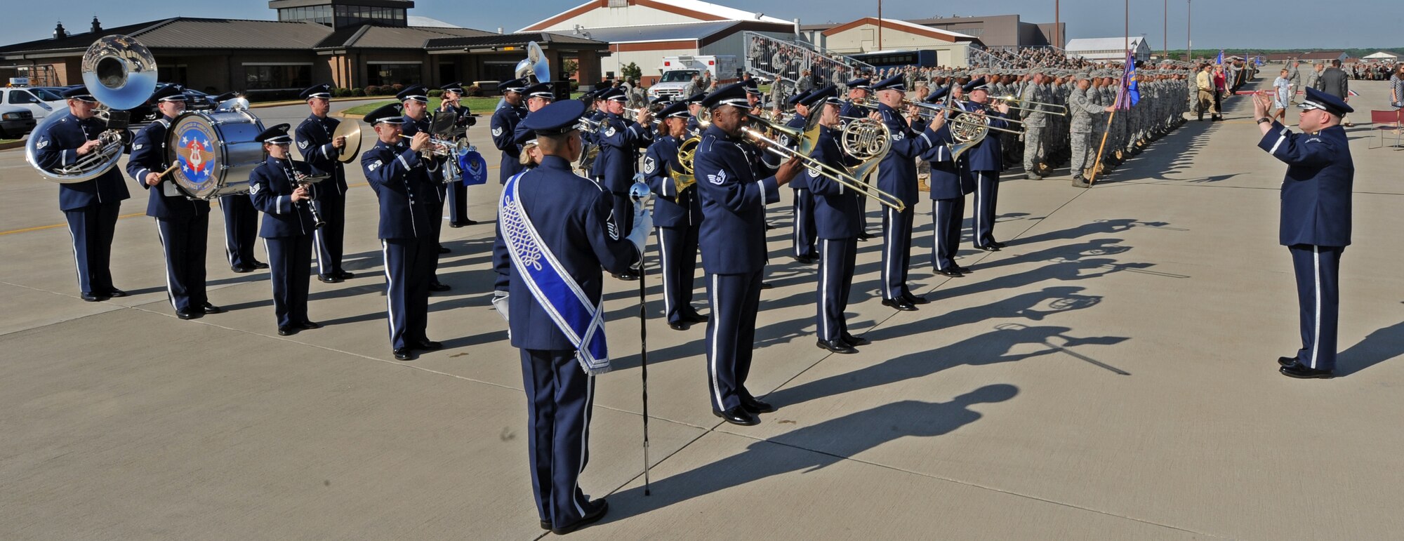 LANGLEY AIR FORCE BASE, Va. -- The Air Combat Command Heritage of America Band plays Ruffles and Flourishes during the 1st Fighter Wing change of command ceremony here May 8. Col. Matthew H. Molloy assumed command from Brig. Gen. Mark A. Barrett.  (U.S. Air Force photo/Airman 1st Class Jonathan Koob) 