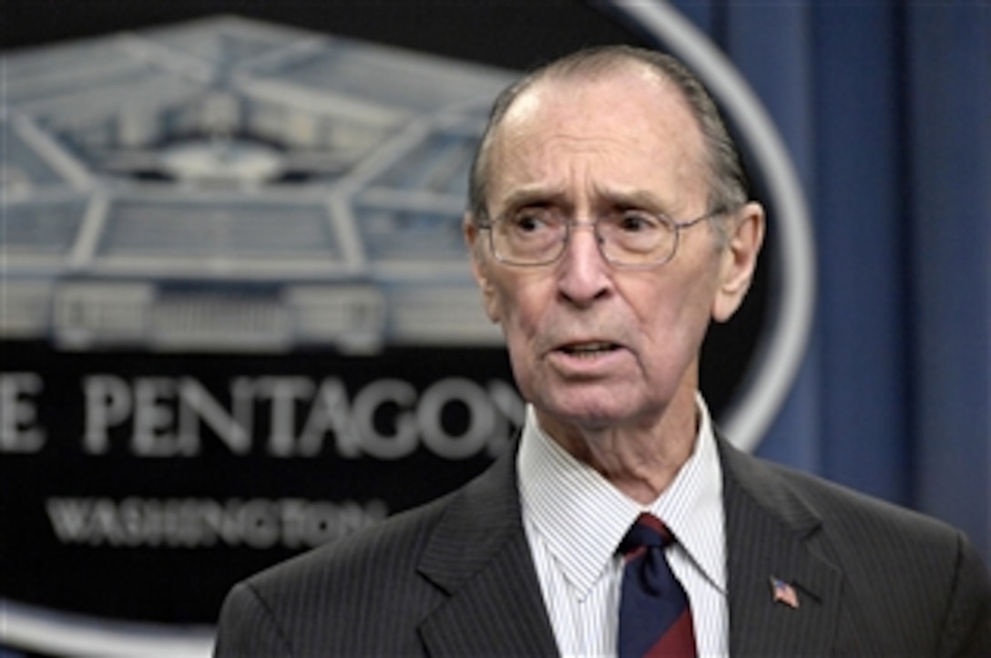 Executive Director of the Missile Defense Agency David Altwegg briefs reporters in the Pentagon on his agency's portion of the Department of Defense budget submission for Fiscal Year 2010 on May 7, 2009.  