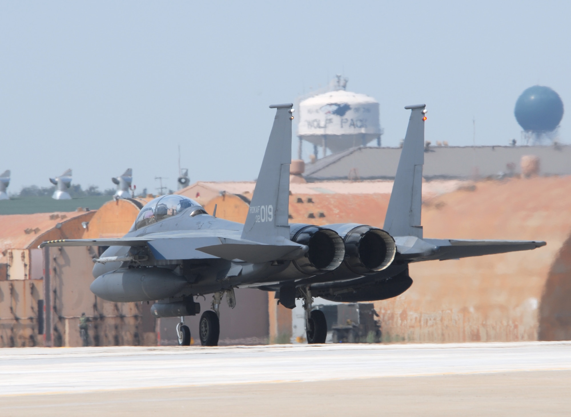 KUNSAN AIR BASE, Republic of Korea -- An F-15K Slam Eagle taxis the runway before take off during exercise Max Thunder 09-01 at Kunsan Air Base, May 11. The second annual Max Thunder exercise is a 7th Air Force-designed, bi-lateral training opportunity that aims to test aircrews’ war-fighting skills in realistic combat situations that combine both Republic of Korea Air Force and U.S. Air Force flying and maintenance personnel.(U.S. Air Force Photo/Senior Airman Gustavo Gonzalez)