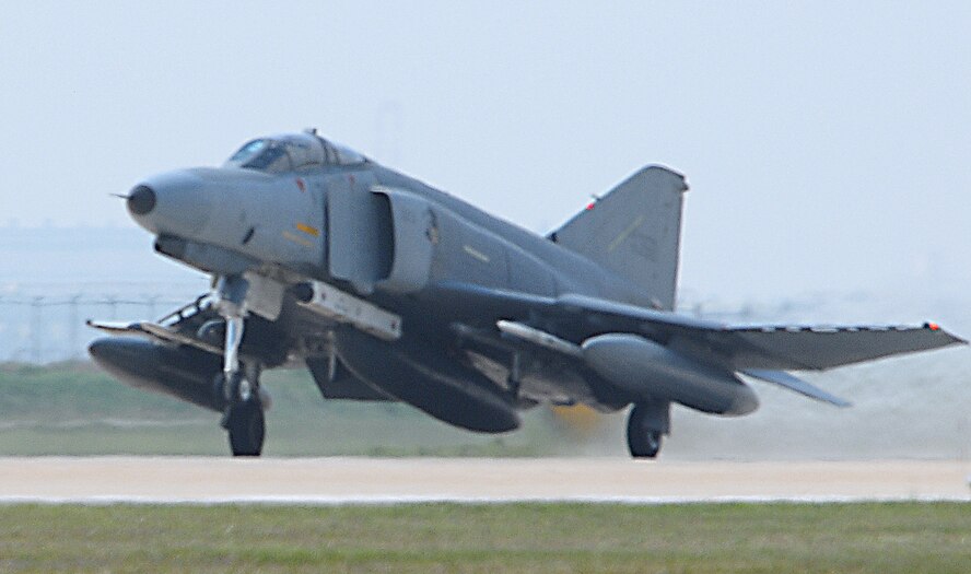 A Republic of Korea Air Force F-4E Phantom takes off from Kunsan Air Base, Republic of Korea, May 11 for a training mission during exercise Max Thunder 09-01. The exercise is a 7th Air Force-designed, bilateral training opportunity that aims to test aircrews' warfighting skills in realistic combat situations that combine both ROKAF and U.S. Air Force flying and maintenance personnel. (U.S. Air Force photo/Senior Airman Gustavo Gonzalez) 