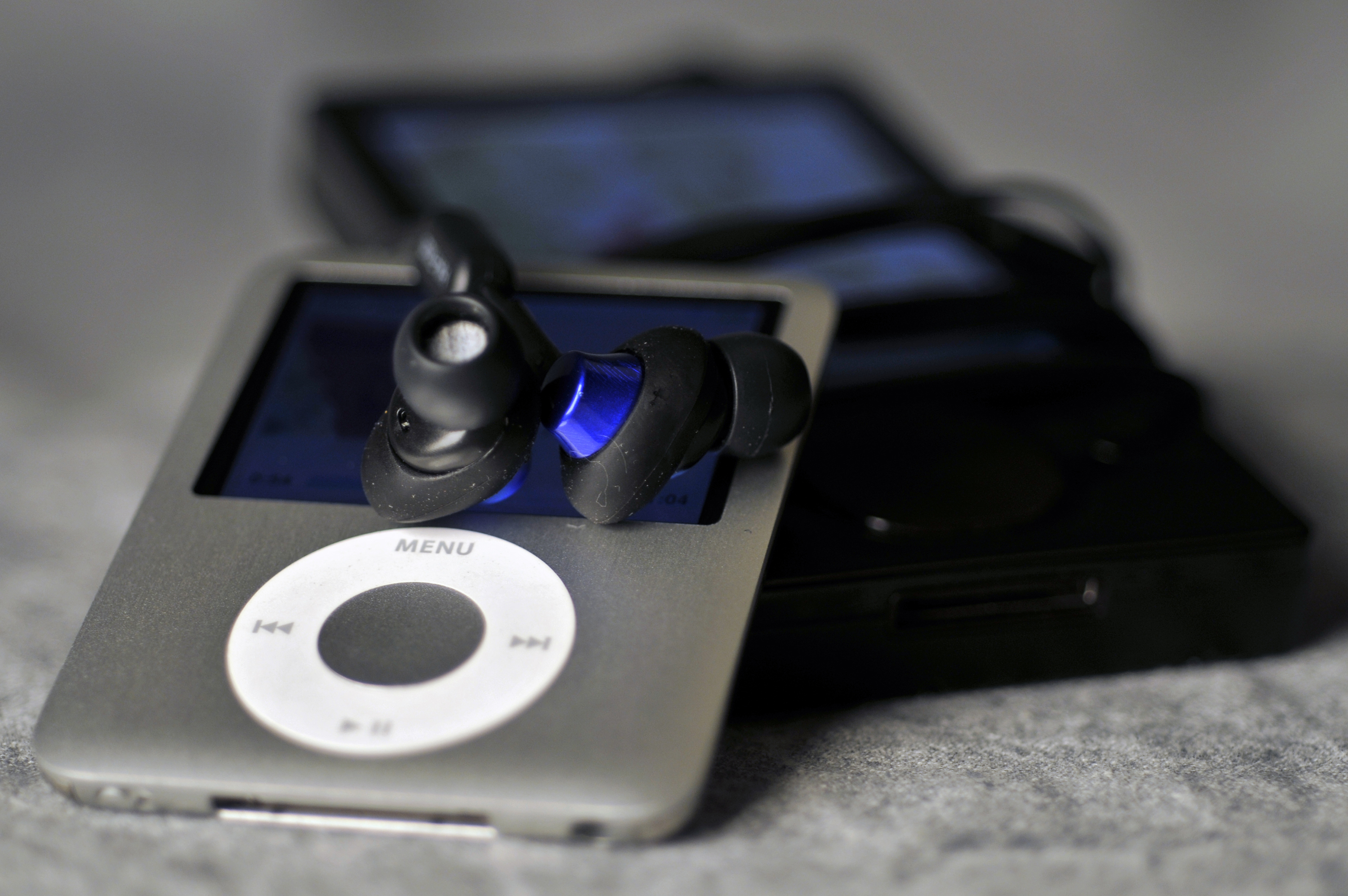 Personal Listening Devices and Hearing Loss > Royal Air Force