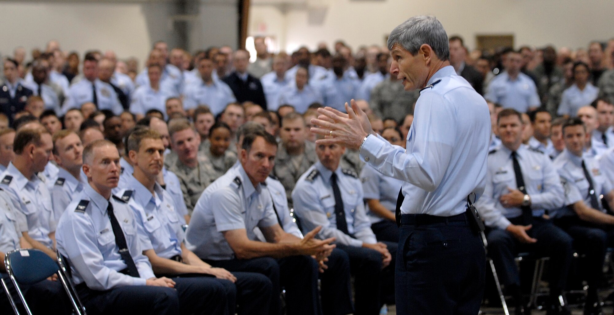 Air Force Chief of Staff Gen. Norton A. Schwartz talks with Airmen during his visit to Osan Air Base, Republic of Korea, May 11. The CSAF was here as part of his Pacific Air Force tour, visiting and talking to the Airmen. (U.S. Air Force photo/Staff Sgt. Brian Ferguson)
