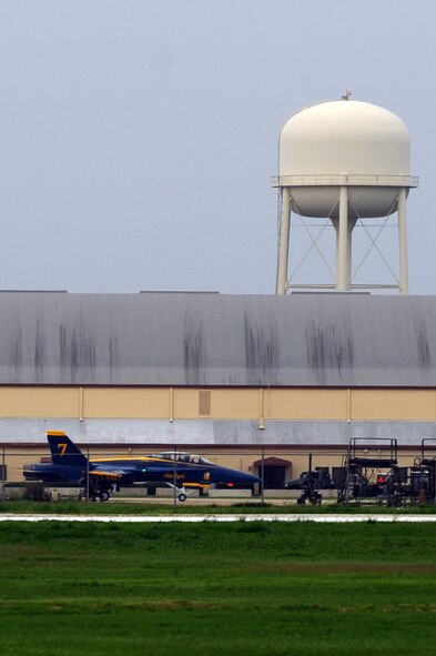 U.S. Navy Lt. Ben Walborn, Blue Angels pilot, lands here May 6 to kick off the 2009 Defenders of Liberty Air show. Lieutenant Walborn joined the Blue Angels in September 2008. He has accumulated more than 1,400 hours and 346 aircraft carrier landings. (U.S. photo by Airman 1st Class Brittany Y. Bateman)(RELEASED)