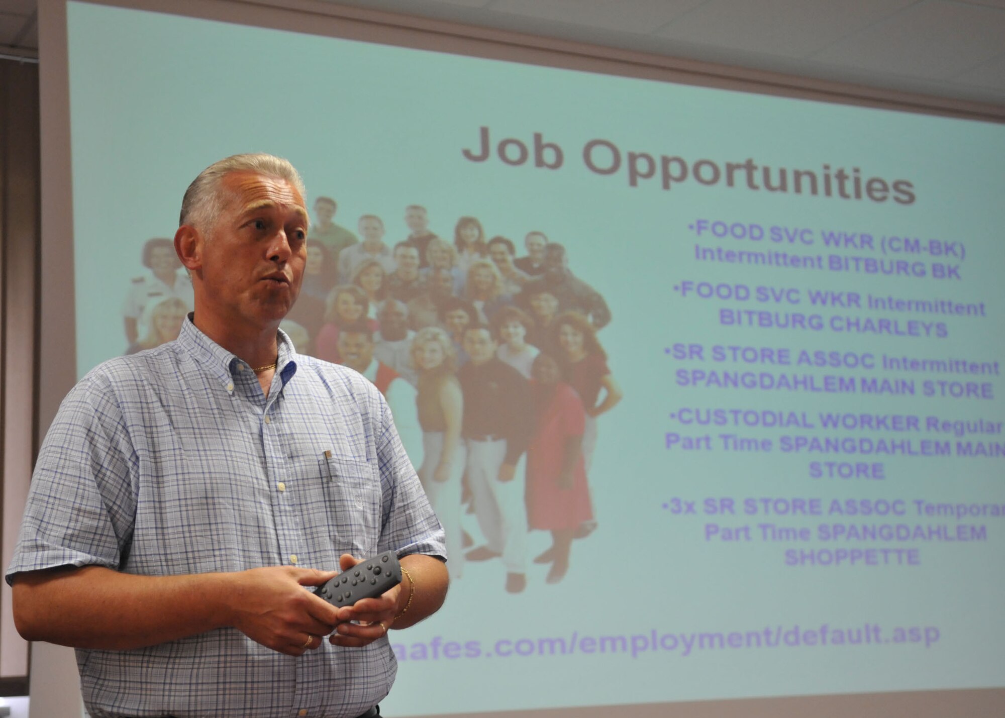 SPANGDAHLEM AIR BASE, Germany – Tom Gross, Army and Air Force Exchange Service, talks to spouses during a spouse’s call in the Willkommen Center May 14, 2009. Various speakers from around the base briefed spouses about subjects ranging from their benefits and job opportunities to space available travel and volunteering. (U.S. Air Force photo by Airman First Class Nick Wilson)