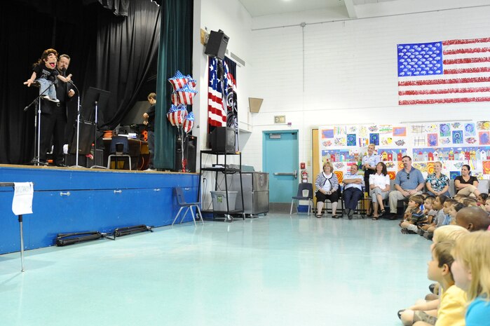 Mr. Terry Fator, celebrity ventriloquist, visited Lomie Gray Heard Elementary School to educate students about his career as an entertainer during the first-ever “Career Event” held at the school May 18. Mr. Fator entertained students with bits from this Las Vegas show, which he performs nightly in the local area. The purpose of the “Career Event” is to expose students to a variety of career fields in effort to encourage and motivate them to continue their education and pursue a profession they are passionate about. 