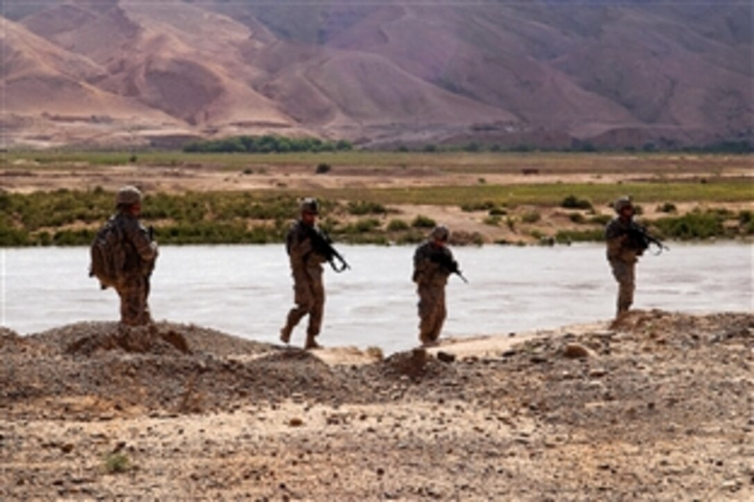 U.S. Army soldiers patrol an area in the Tigris River banks in Kirkuk, Iraq, May 11, 2009. The soldiers are assigned to the 1st Cavalry Division's Company A, 1st Battalion, 8th Cavalry Regiment, 2nd Brigade Combat Team.