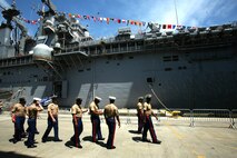 NEW YORK, N.Y. – Marines from Special Purpose Marine Air Ground Task Force New York leave the USS Iwo Jima for liberty May 20. The Marines are participating in Fleet Week 2009.
