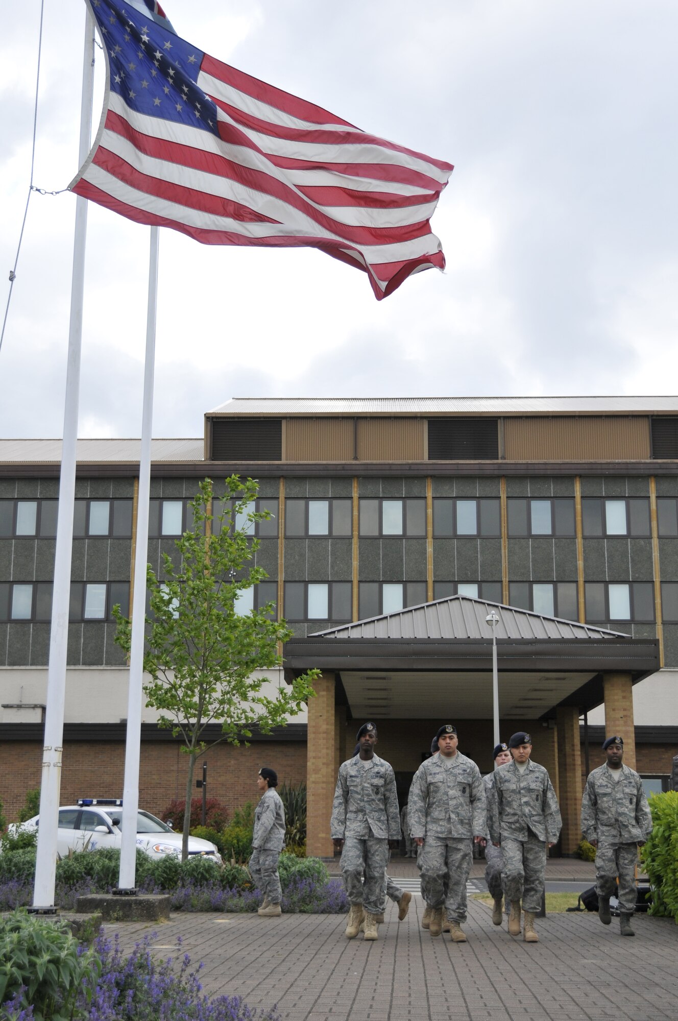 48th Security Forces Squadron Airmen perform a retreat ceremony May 15, 2009 at Royal Air Force Lakenheath, England. This ceremony marked the end of the 2009 National Police Week events held at both Royal Air Force Lakenheath and Mildenhall. (U.S. Air Force photo by Airman 1st Class Perry Aston) 

