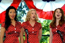 Singers from the New York Metropolitan USO sing the national anthem ahead of the mayor's welcome at Gracie Mansion May 21 during Fleet Week New York City.(Official Marine Corps photo by Lance Cpl Jad Sleiman)::r::::n::