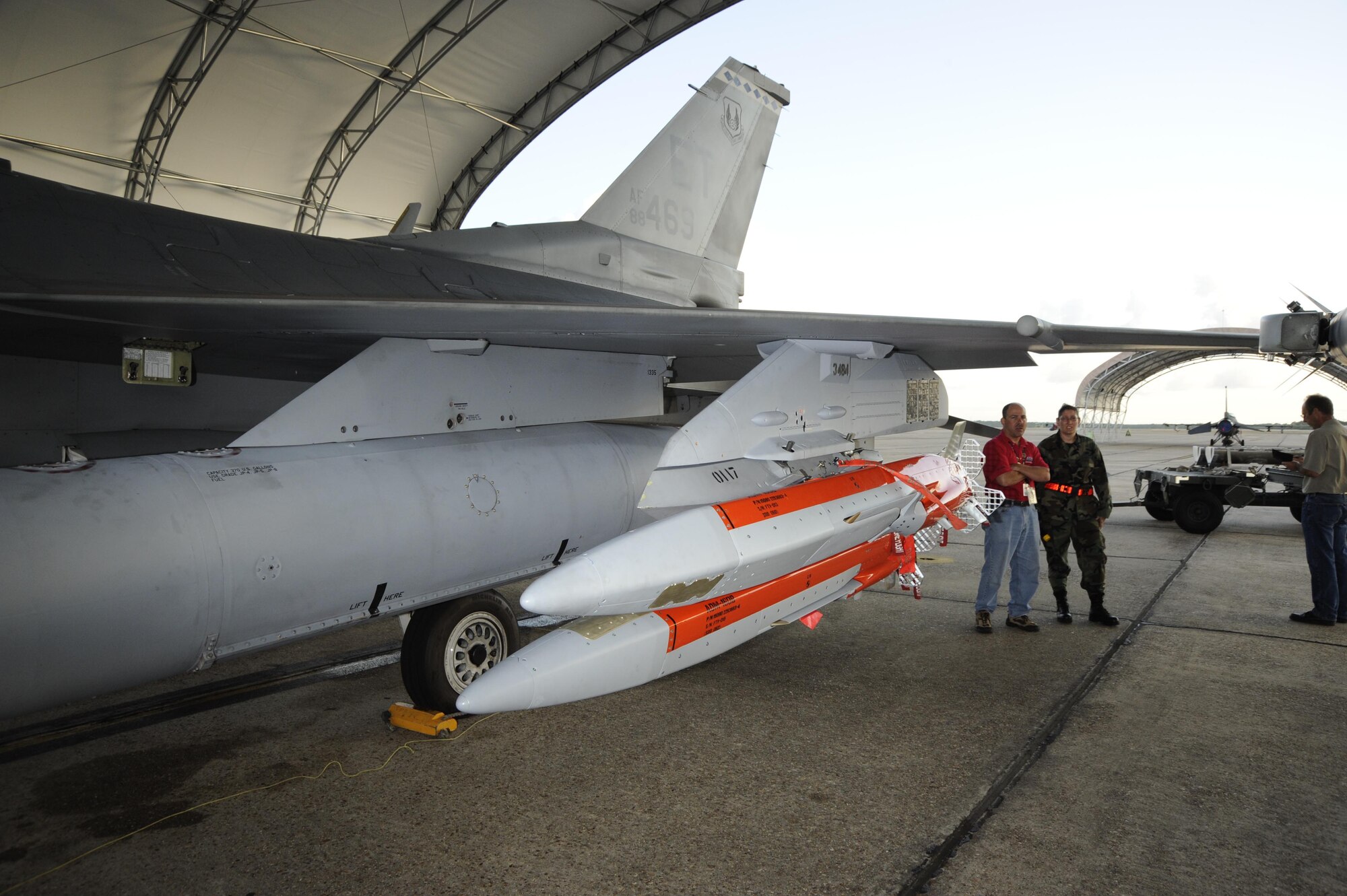 EGLIN AIR FORCE BASE, Fla. - Two Miniature Air Launched Decoys are mounted on an 40th Flight Test Squadron F-16 for developmental testing in June 2008. (Air Force photo)