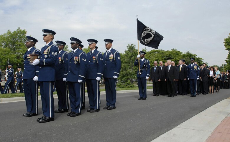 U.S. Air Force Honor Guard members pause with the remains of Shirley Airey during the memorial service for Chief Master Sgt. Paul W. Airey at Arlington National Cemetery, Va., May 28. Chief Airey and his wife Shirley's remains were buried together at Arlington National Cemetery. Chief Airey, serving 27 years, became the first Chief Master Sergeant of the Air Force April 3, 1967, following his installment by then Secretary of the Air Force Harold Brown and Air Force Chief of Staff Gen. John P. McConnell. Chief Airey retired from active duty on Aug. 1, 1970 and died March 11 in Panama City, Fla. (U.S. Air Force photo/Master Sgt. Stan Parker)