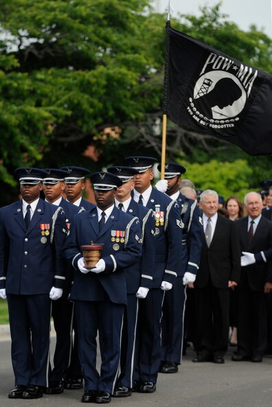 Members of a U.S. Air Force Honor Guard body bearer’s element carry the remains of former Chief Master Sgt. of the Air Force Paul W. Airey, during a funeral in his honor May 28, 2009, at Arlington National Cemetery in Arlington, Va. Former CMSAF Airey was adviser to Secretary of the Air Force Harold Brown and Chief of Staff of the Air Force Gen. John P. McConnell on matters concerning welfare, effective utilization and progress of the enlisted members of the Air Force. Former CMSAF Airey was the first chief master sergeant appointed to this ultimate noncommissioned officer position and was selected from among 21 major air command nominees to become the first chief master sergeant of the Air Force. (U.S. Air Force photo by Staff Sgt. Dan DeCook) 
