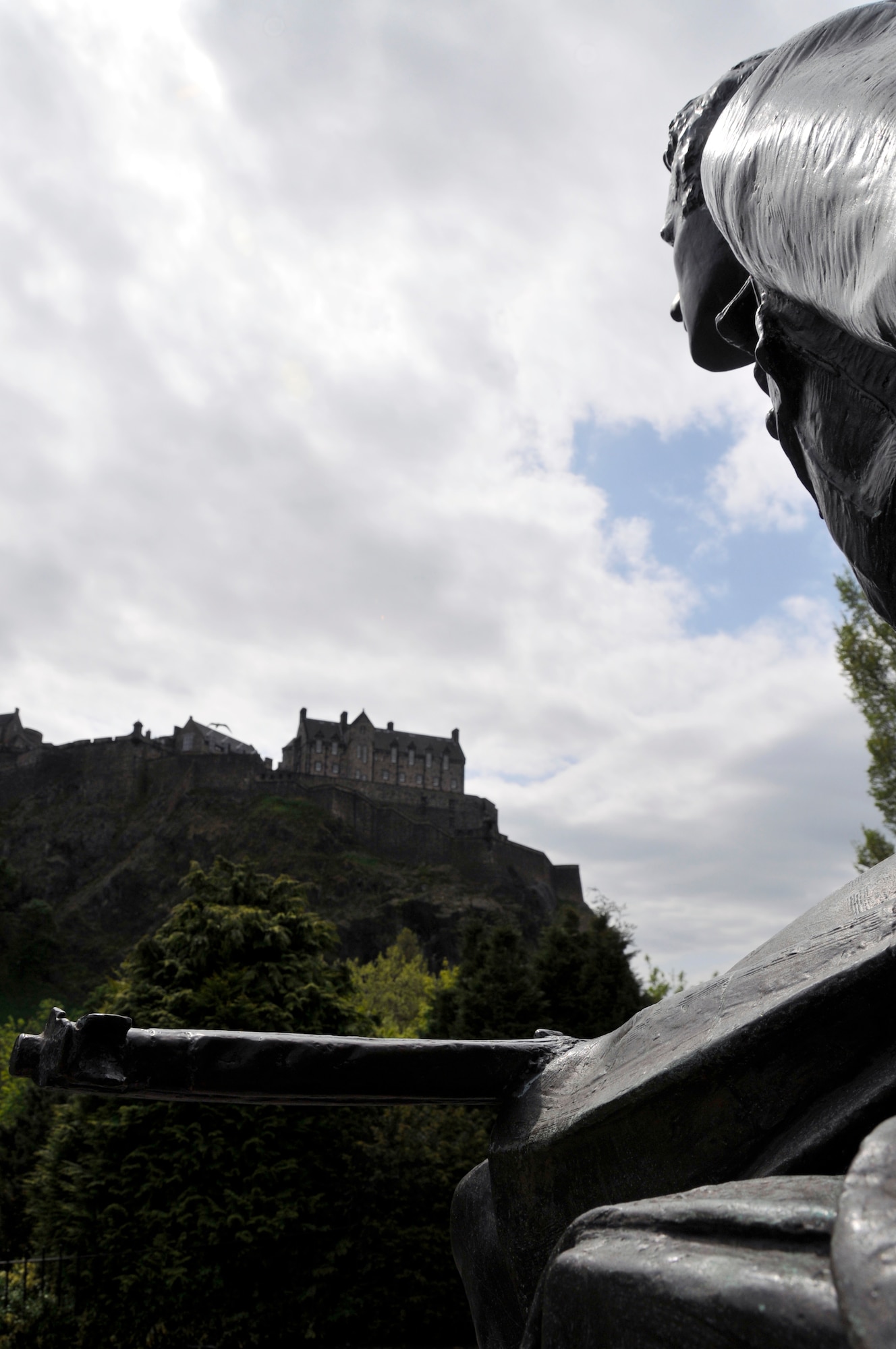 The Scottish-American War Memorial looks out towards Edinburgh Castle May 25, 2009 in Edinburgh Scotland. Edinburgh Castle is an ancient stronghold which dominates the city sky-line, and is one of the most important fortresses in the Kingdom of Scotland.(U.S. Air Force photo by Airman 1st Class Perry Aston) (Released)