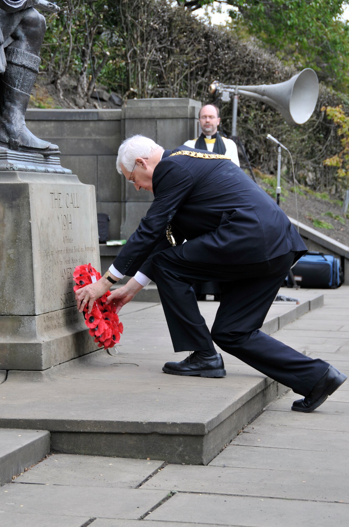 George D. W. Grubb , Lord Provost of the City of Edinburgh, places a poppy wreath beneath the Scottish-American War Memorial May 25, 2009 in Edinburgh Scotland. The Scottish-American War Memorial is dedicated to the heroes who immigrated to the U.S. for a better life, but answered the call to arms during World War I. (U.S. Air Force photo by Airman 1st Class Perry Aston) (Released)