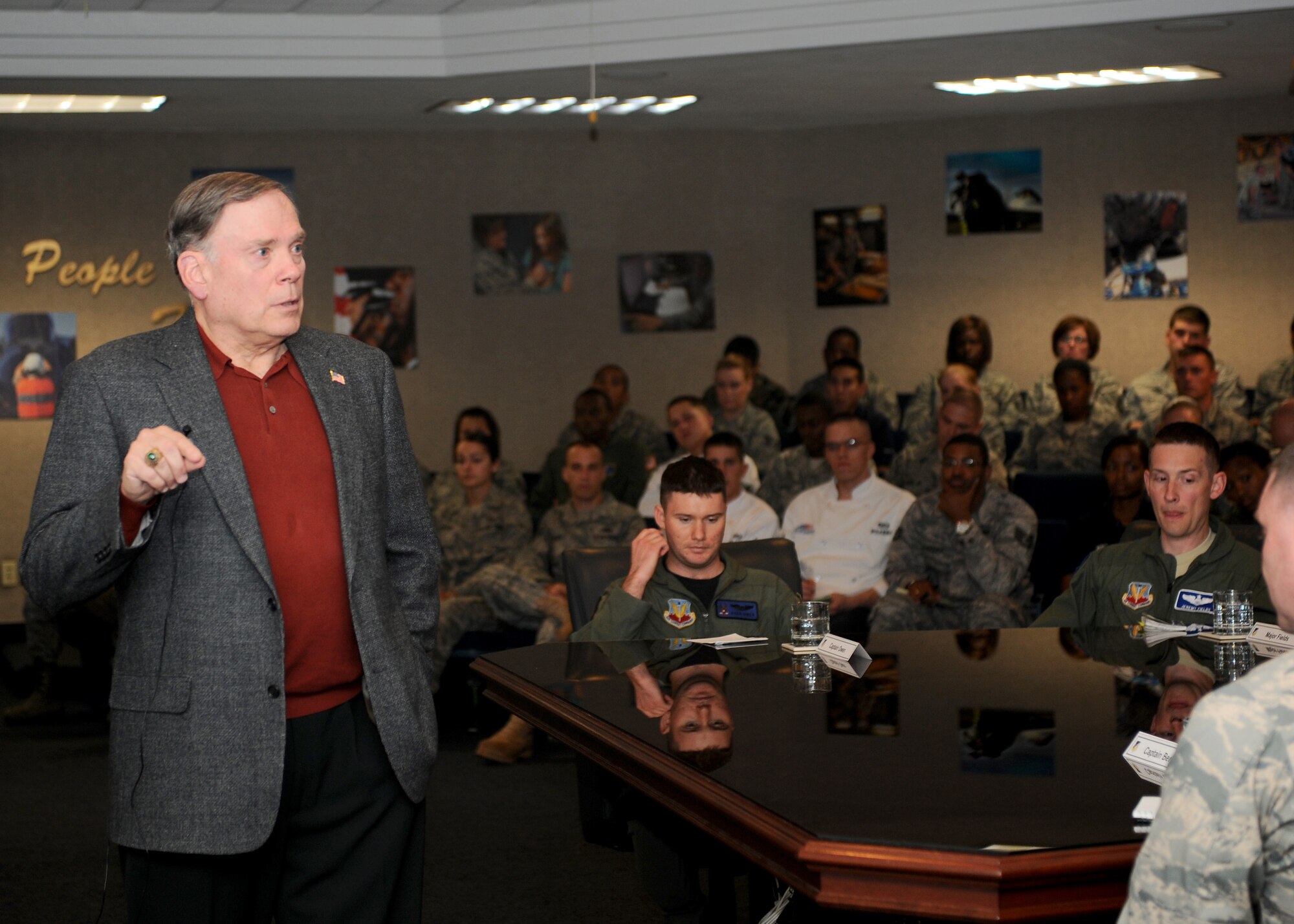 HOLLOMAN AIR FORCE BASE, N.M. -- Gen. John Jumper, retired Chief of Staff of the Air Force, discusses weapons systems and programs during his visit here, Oct. 29. Airmen of all ranks were welcomed to attend the roundtable discussion and were given a chance to ask questions. (U.S. Air Force photo by Airman 1st Class Veronica Stamps)