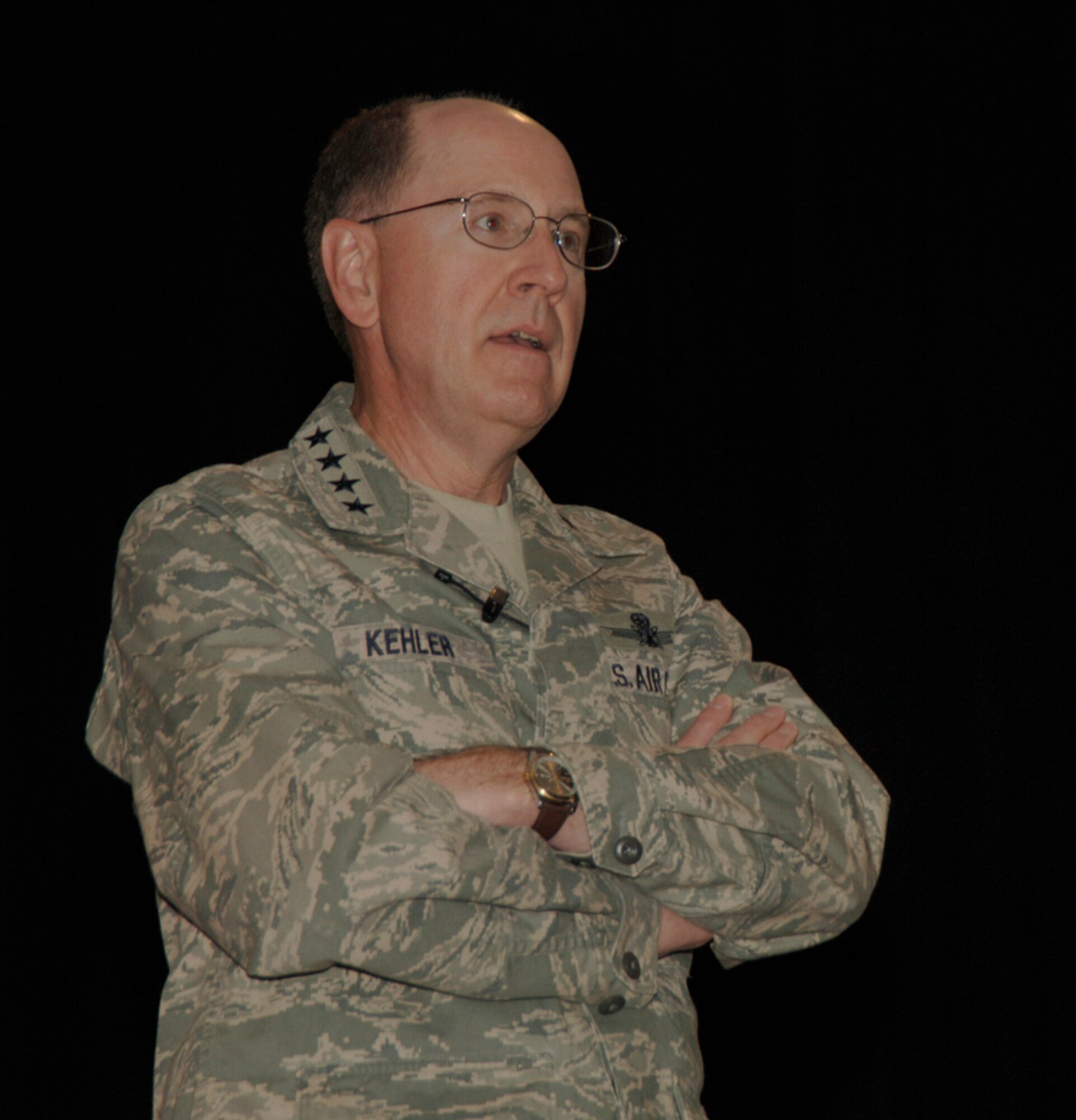 The commander of Air Force Space Command, Gen. C. Robert Kehler, spoke
during a commander's call held at the Air Force Network Integration Center
at Scott Air Force Base, Ill., during his recent visit where he answered
questions about various topics such as the new physical fitness testing
guidelines, uniform changes and the way ahead for the center under his
command.
