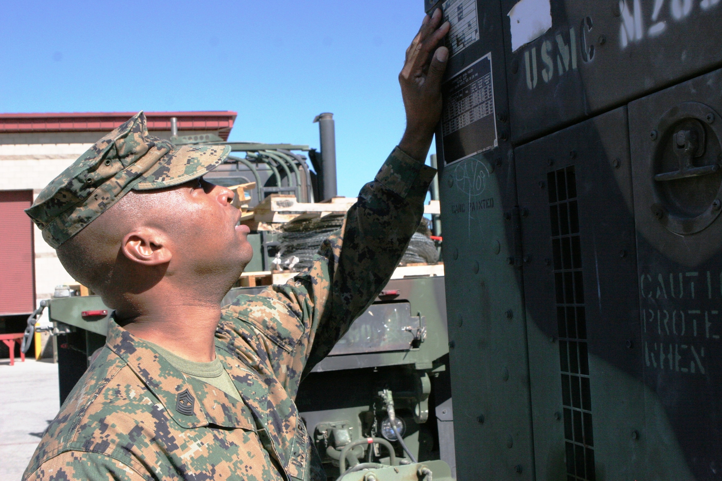 HOUSTON USMC スカジャン 091102-M-8990S-002.jpg